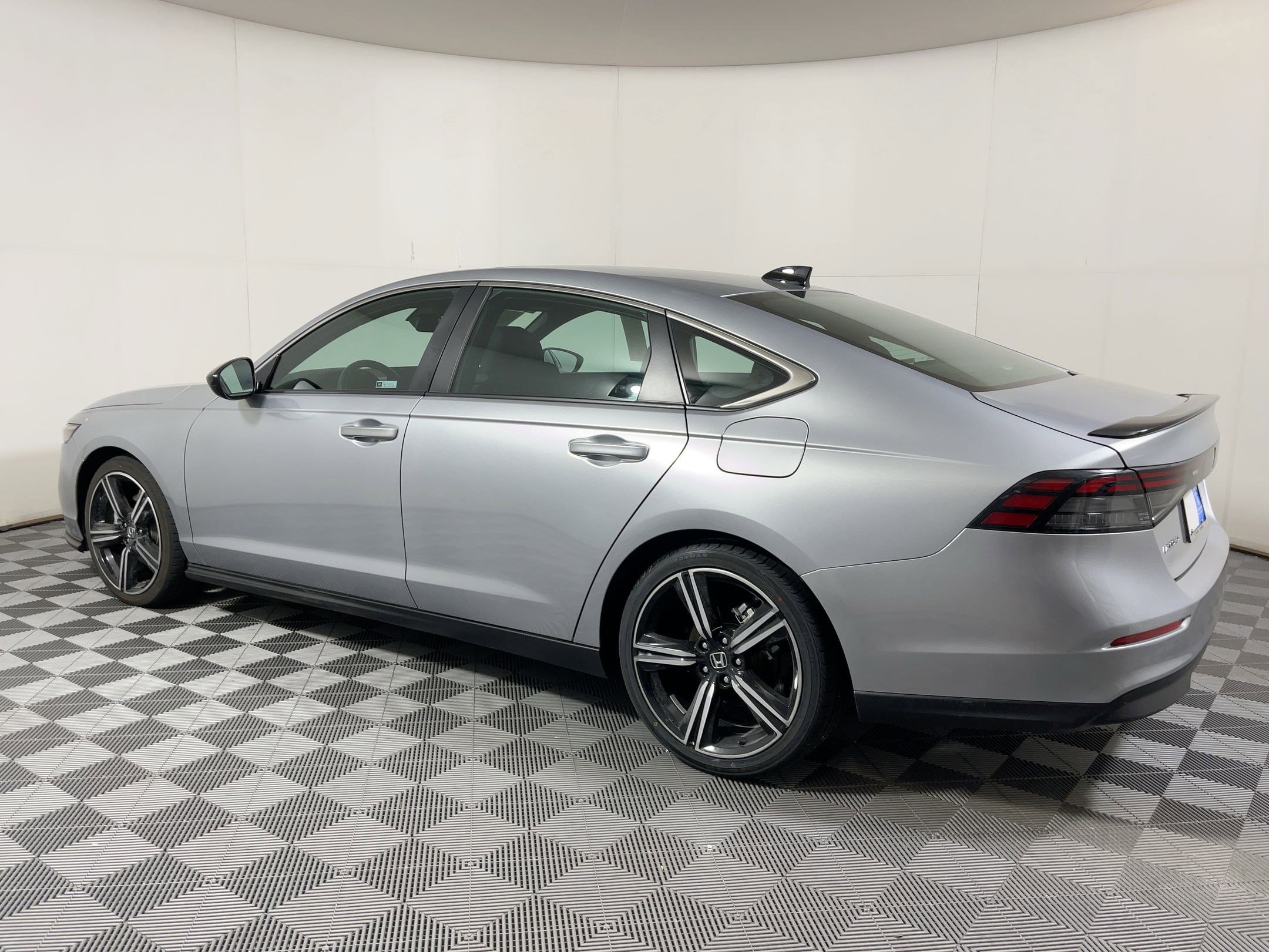 2024 Honda Accord Hybrid Sport photo 2