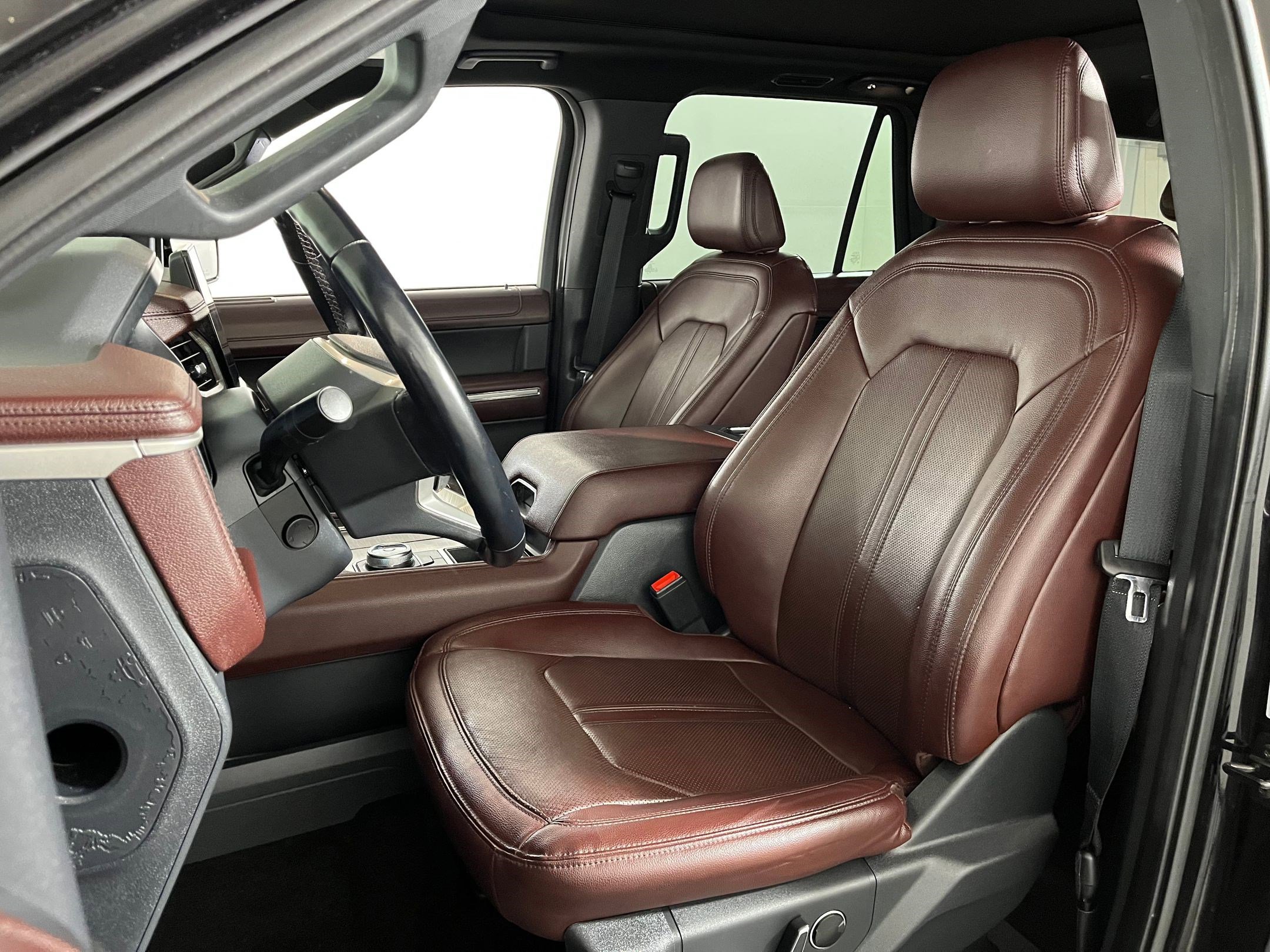 2023 Ford Expedition MAX Limited photo 2