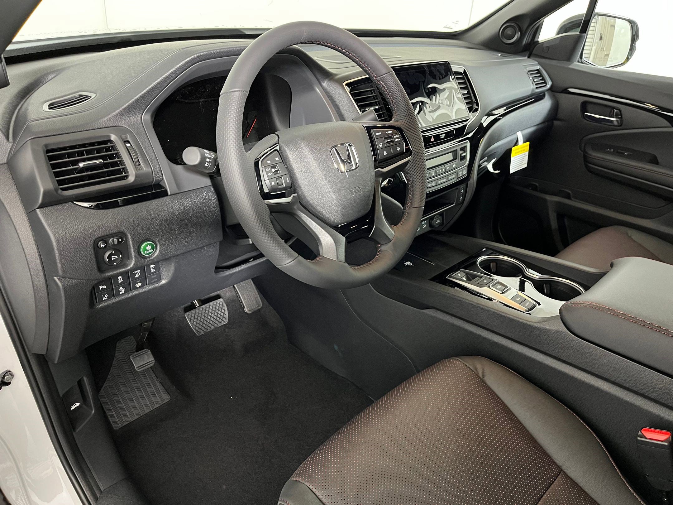 2026 Honda Ridgeline Black Edition photo 2