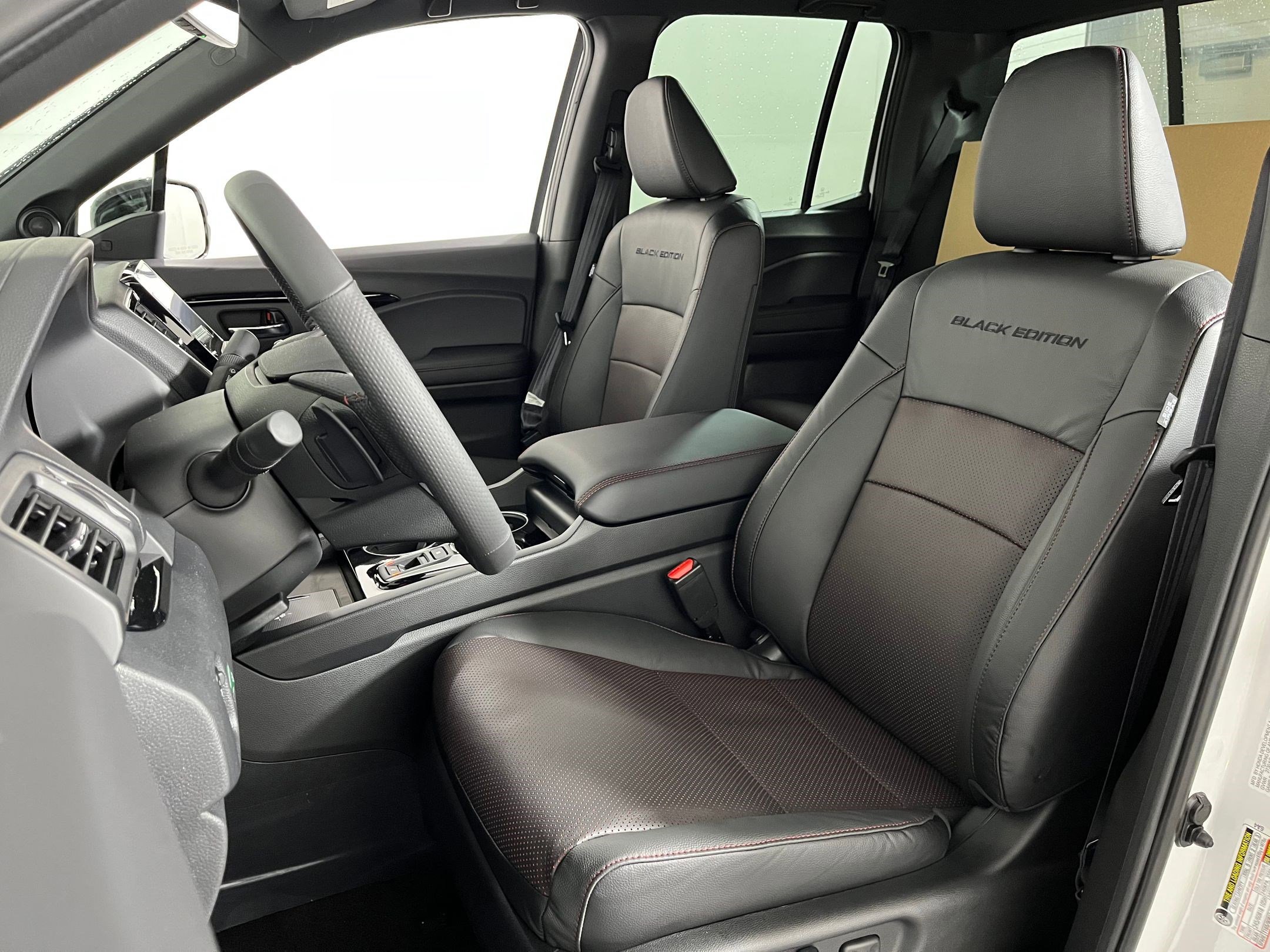 2026 Honda Ridgeline Black Edition photo 4