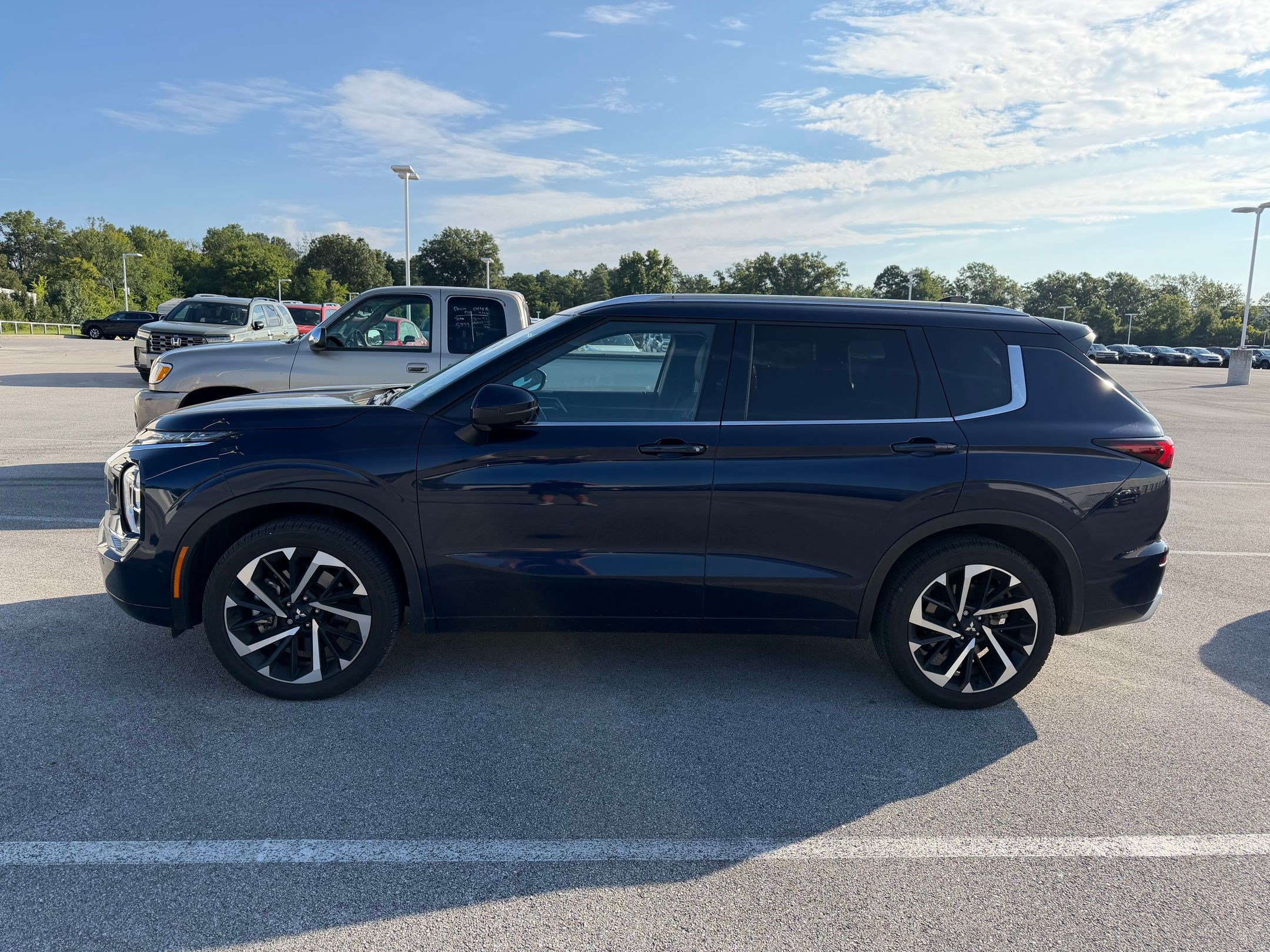 Outlander SEL SUV