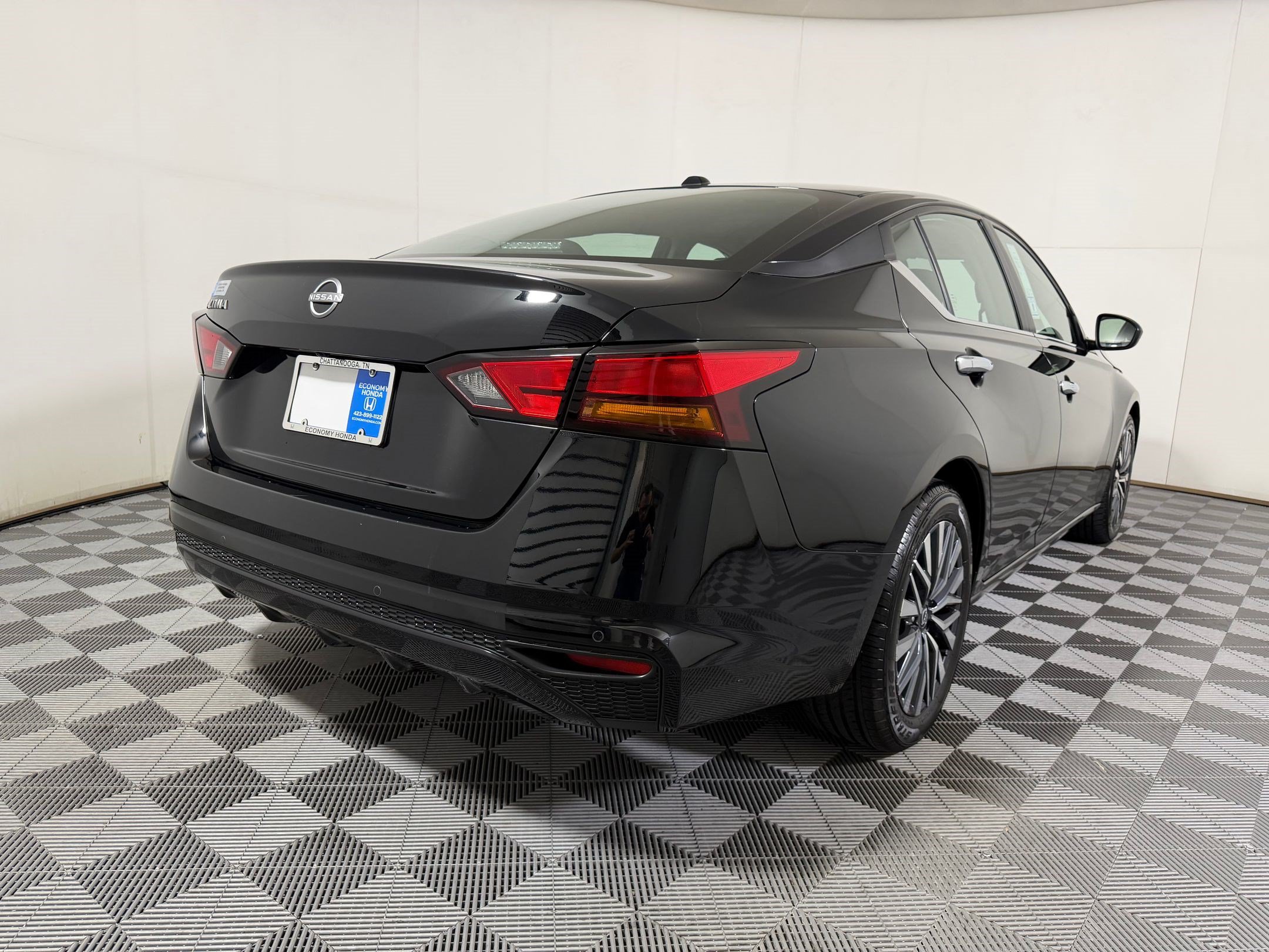 2025 Nissan Altima SV - Photo 21