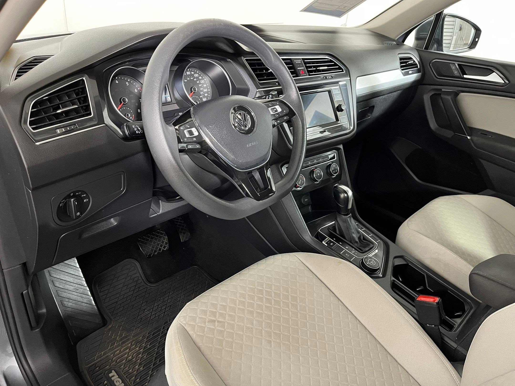 2018 Volkswagen Tiguan S photo 3