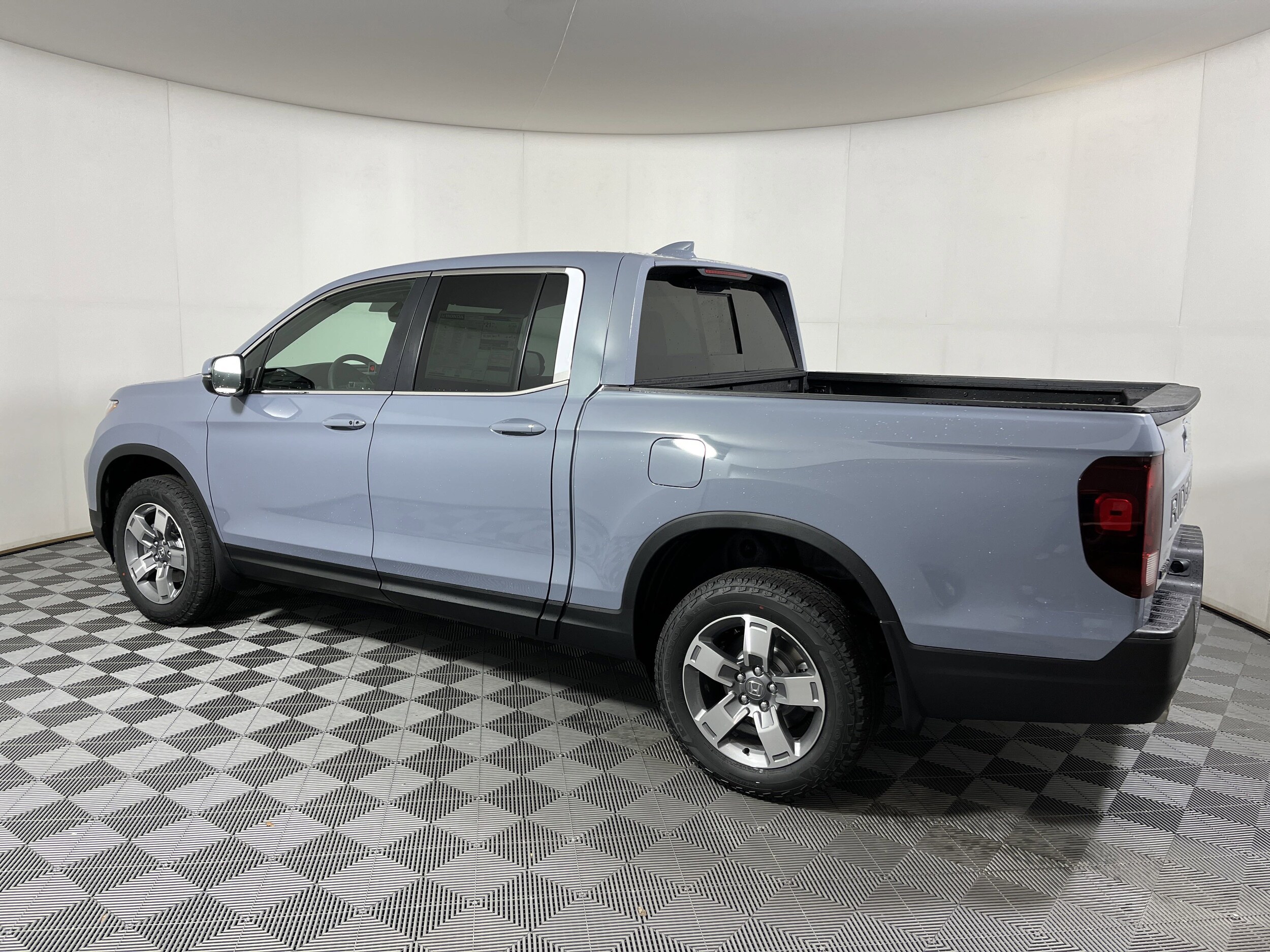 2025 Honda Ridgeline RTL photo 4