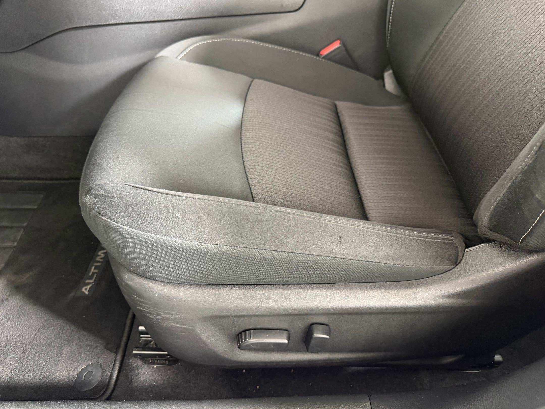 2025 Nissan Altima SV - Photo 12