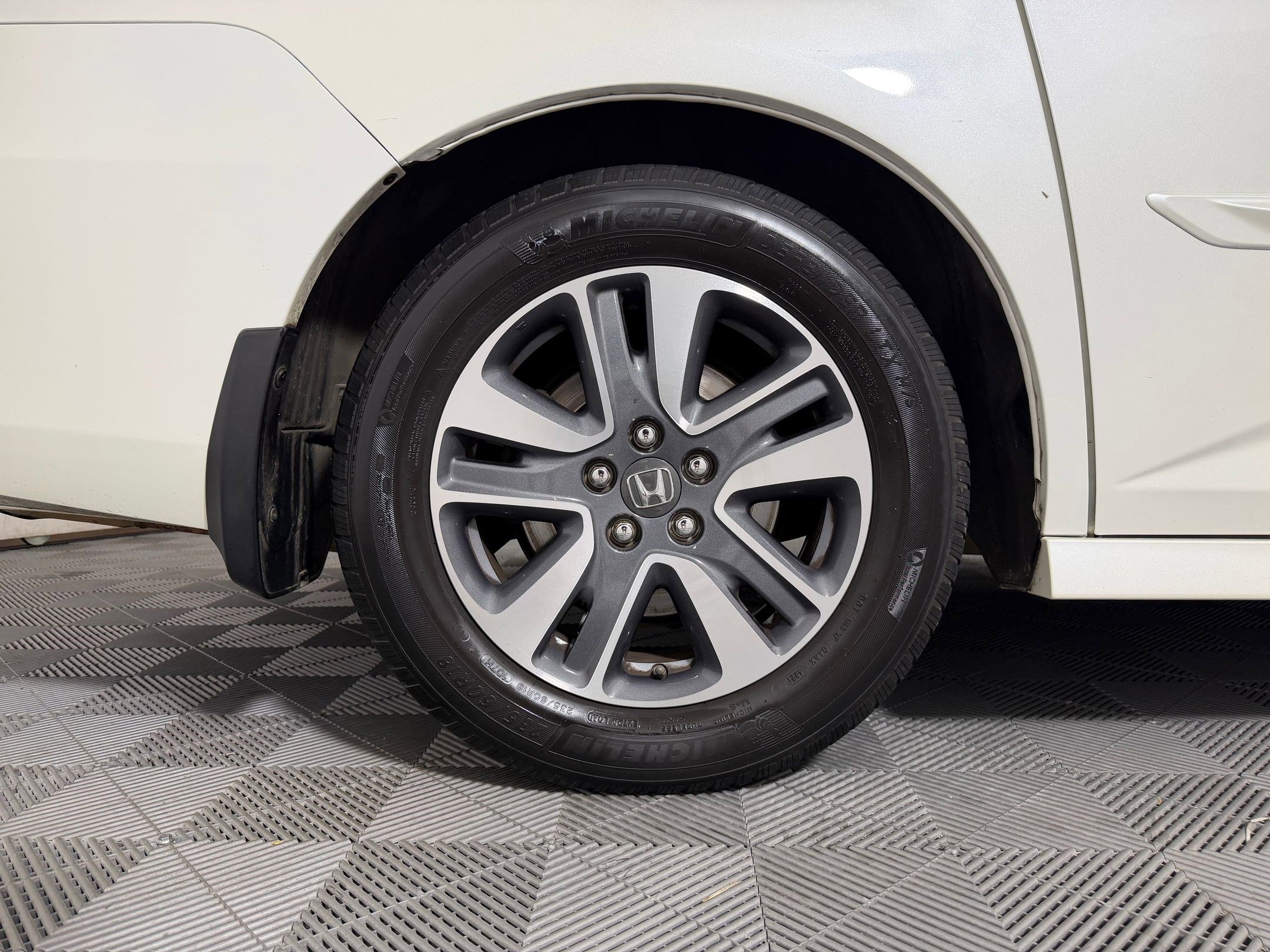2017 Honda Odyssey Touring - Photo 18