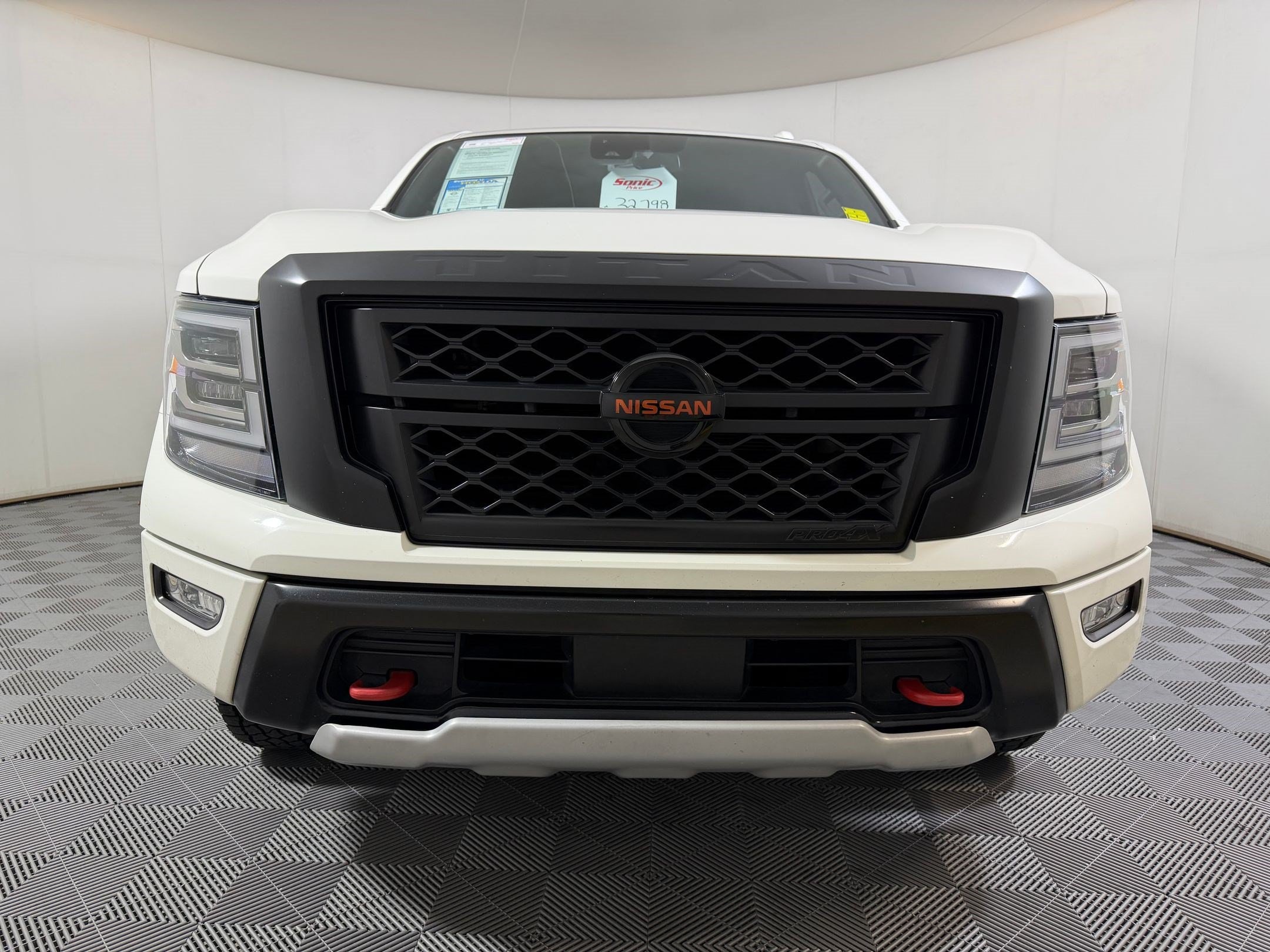 Titan PRO-4X Truck Crew Cab