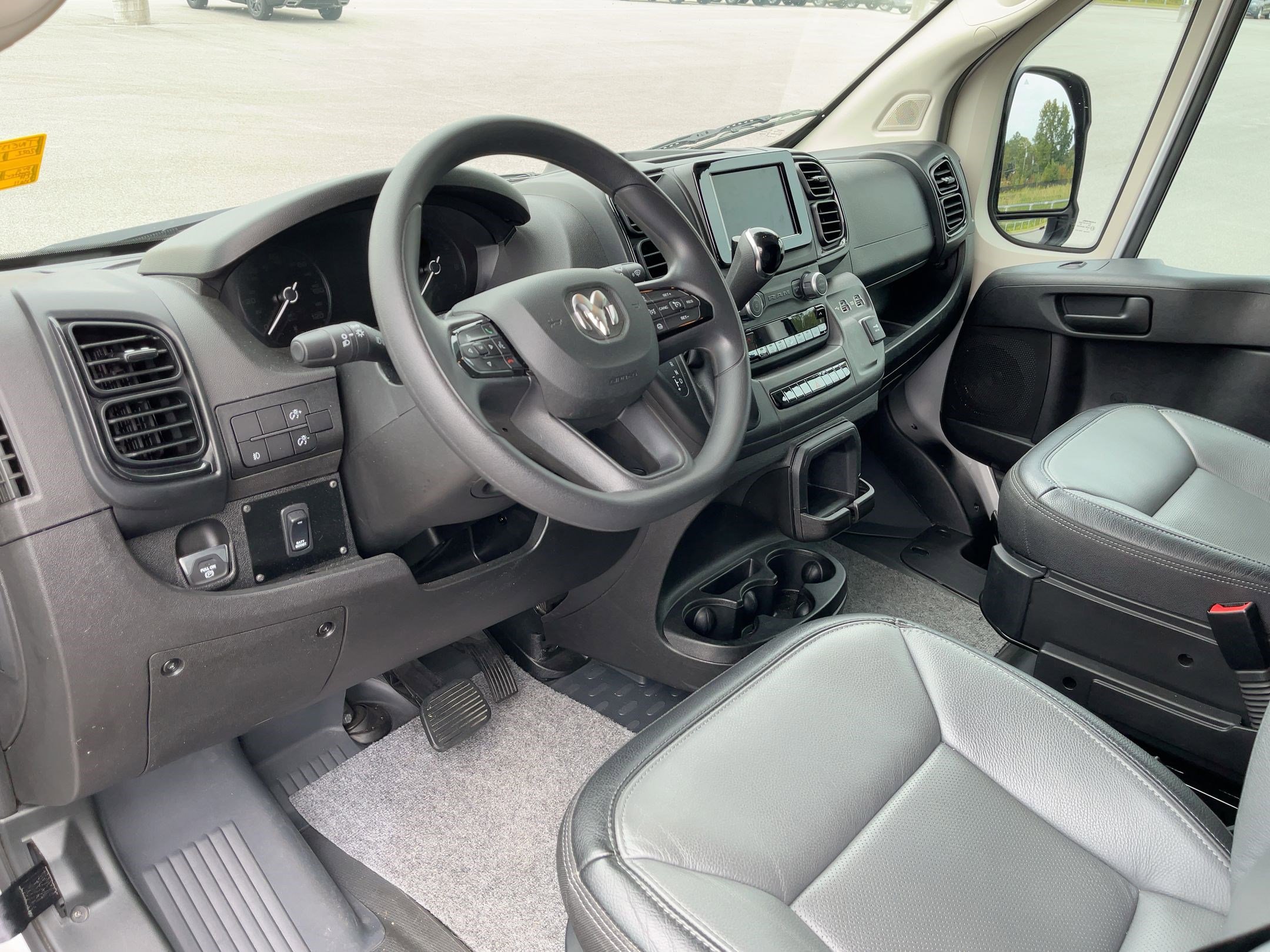 2022 Ram ProMaster 3500 Cargo Van photo 3