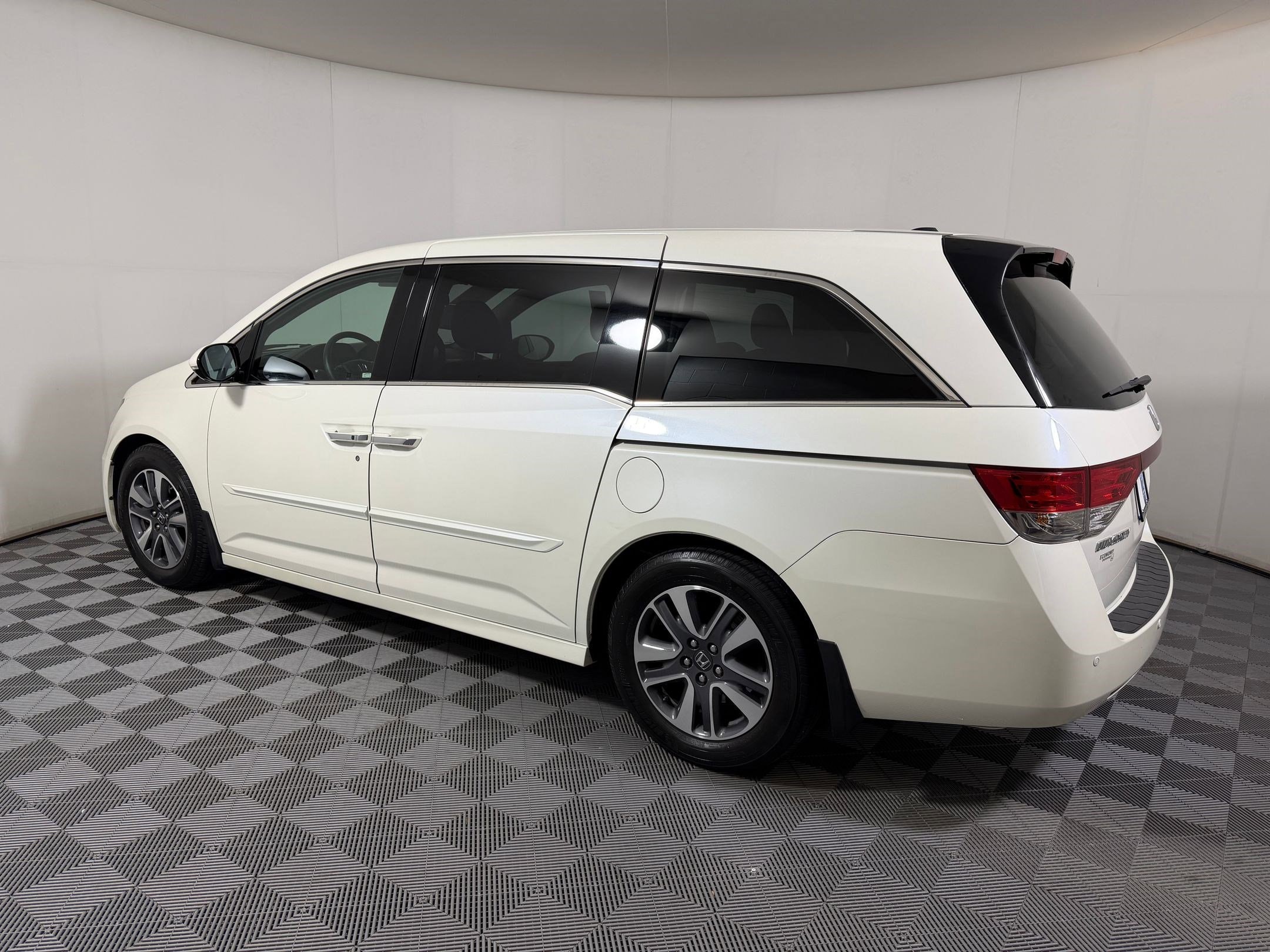 2017 Honda Odyssey Touring - Photo 20