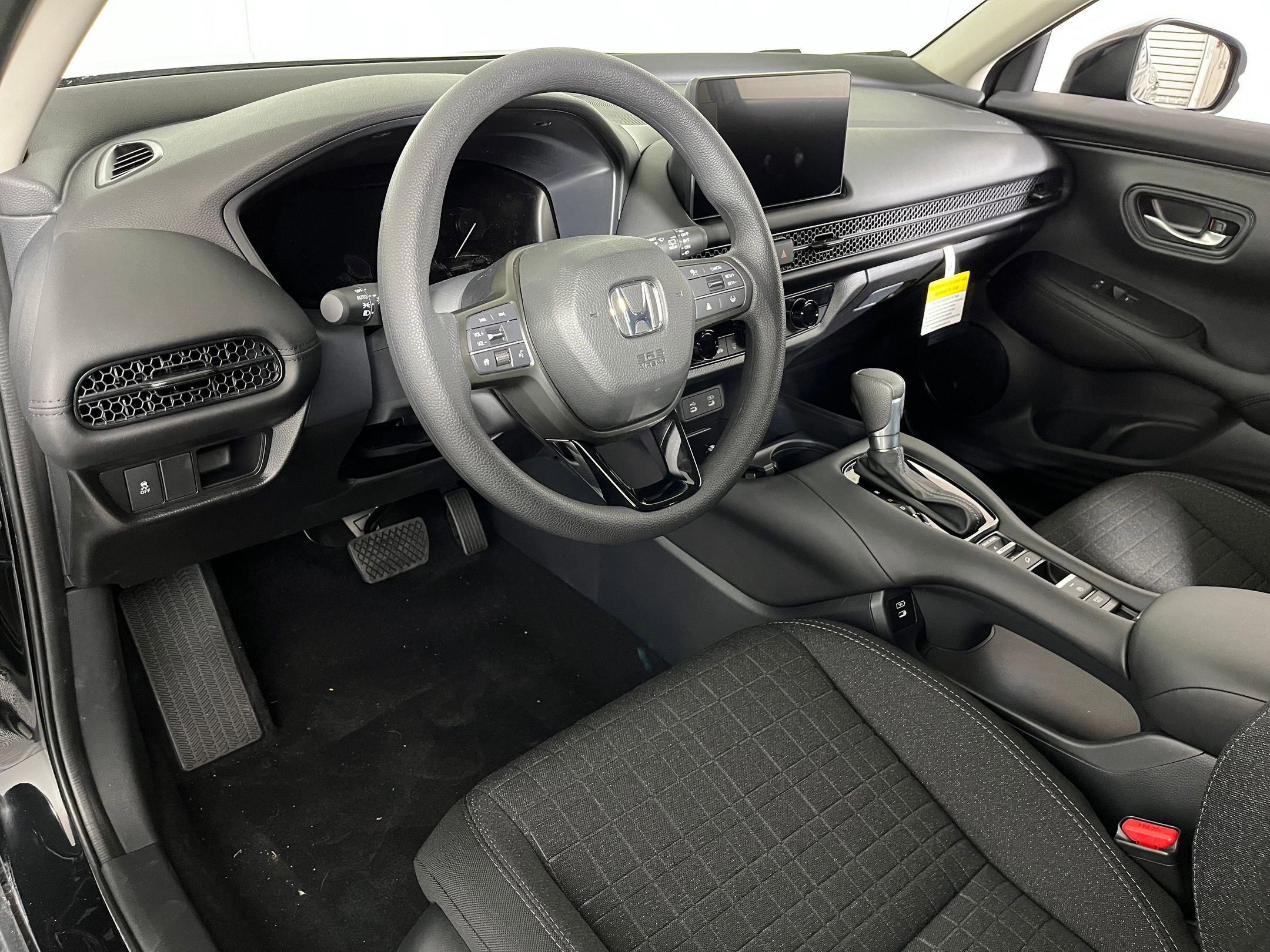 2026 Honda HR-V LX photo 3