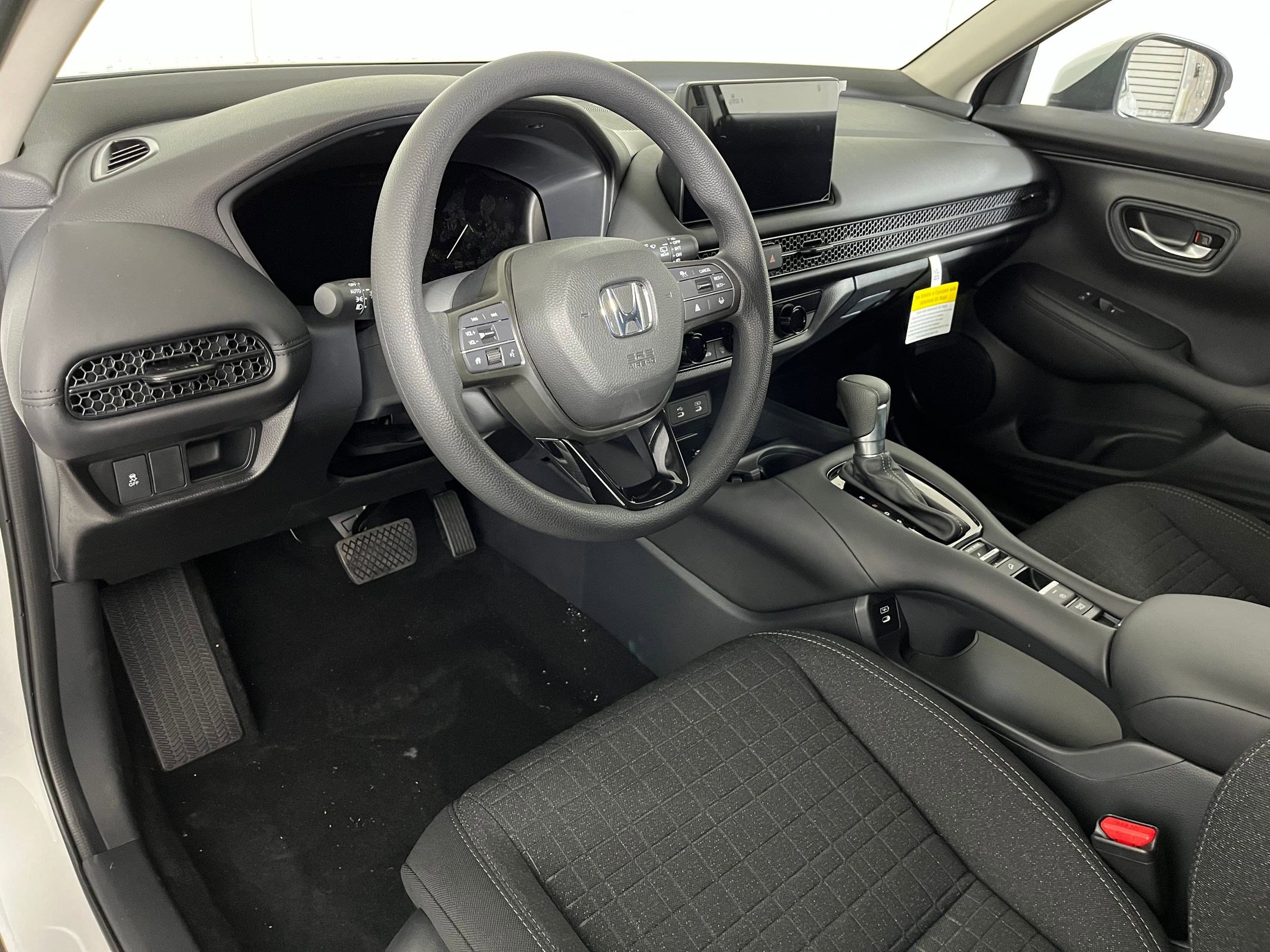 2026 Honda HR-V LX photo 3