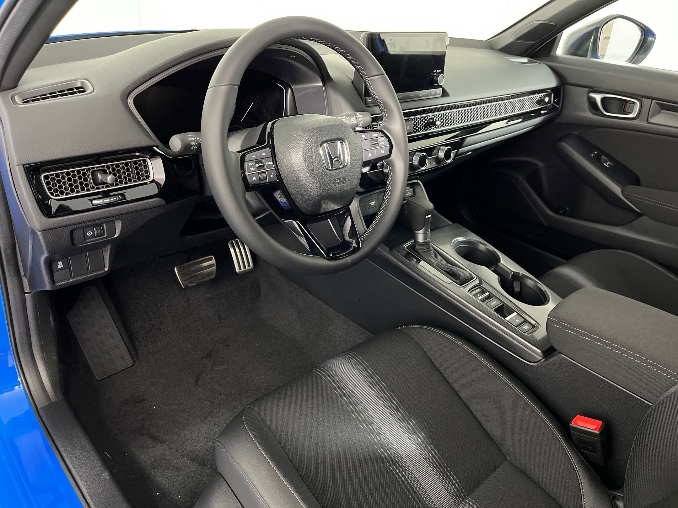 2026 Honda Civic Sport Hatchback photo 3