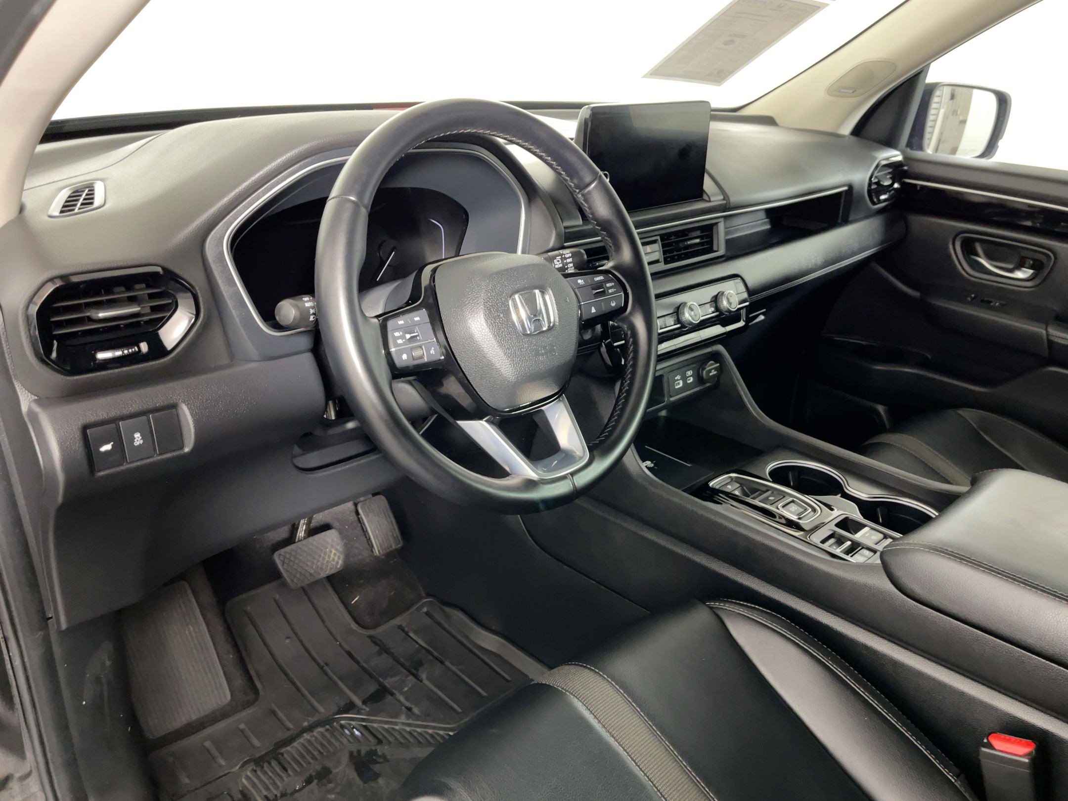 2023 Honda Pilot Touring photo 2