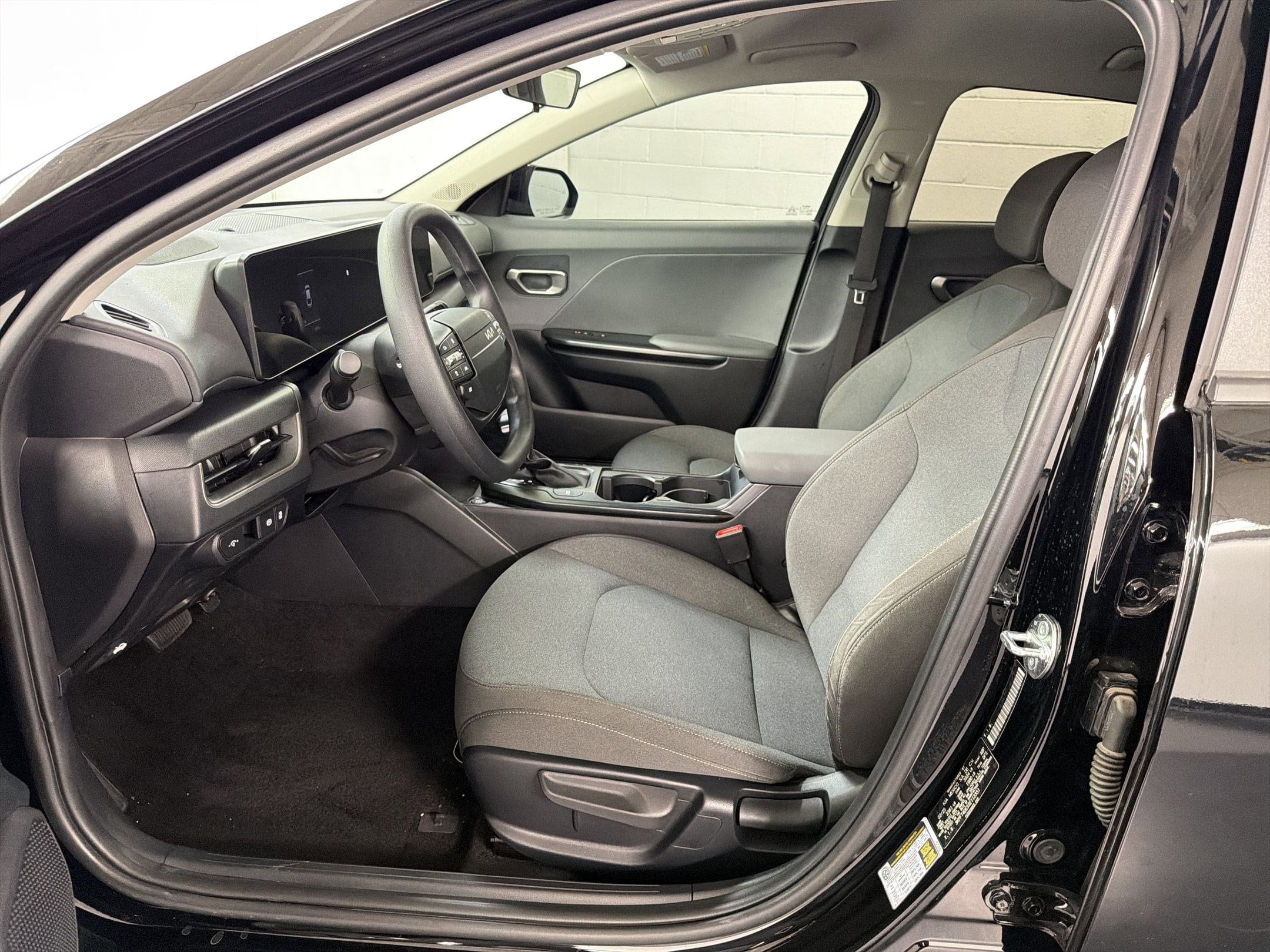 2025 Kia K4 LXS photo 4