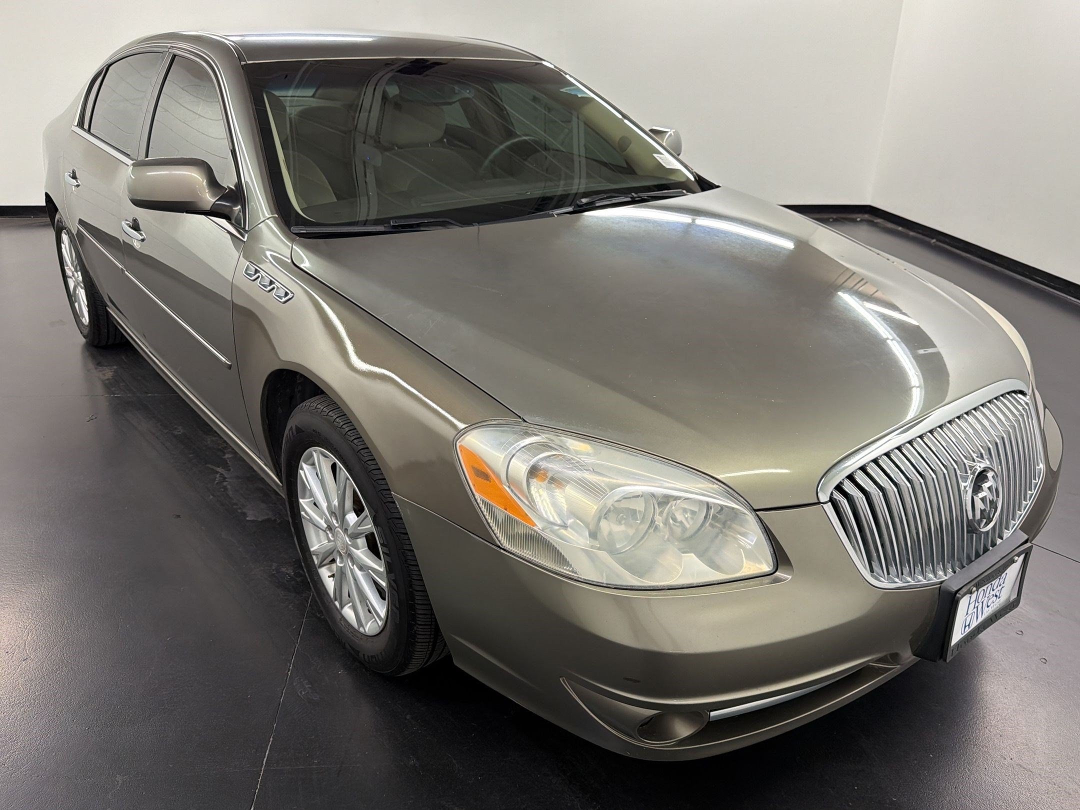 2011 Buick Lucerne CX Sedan