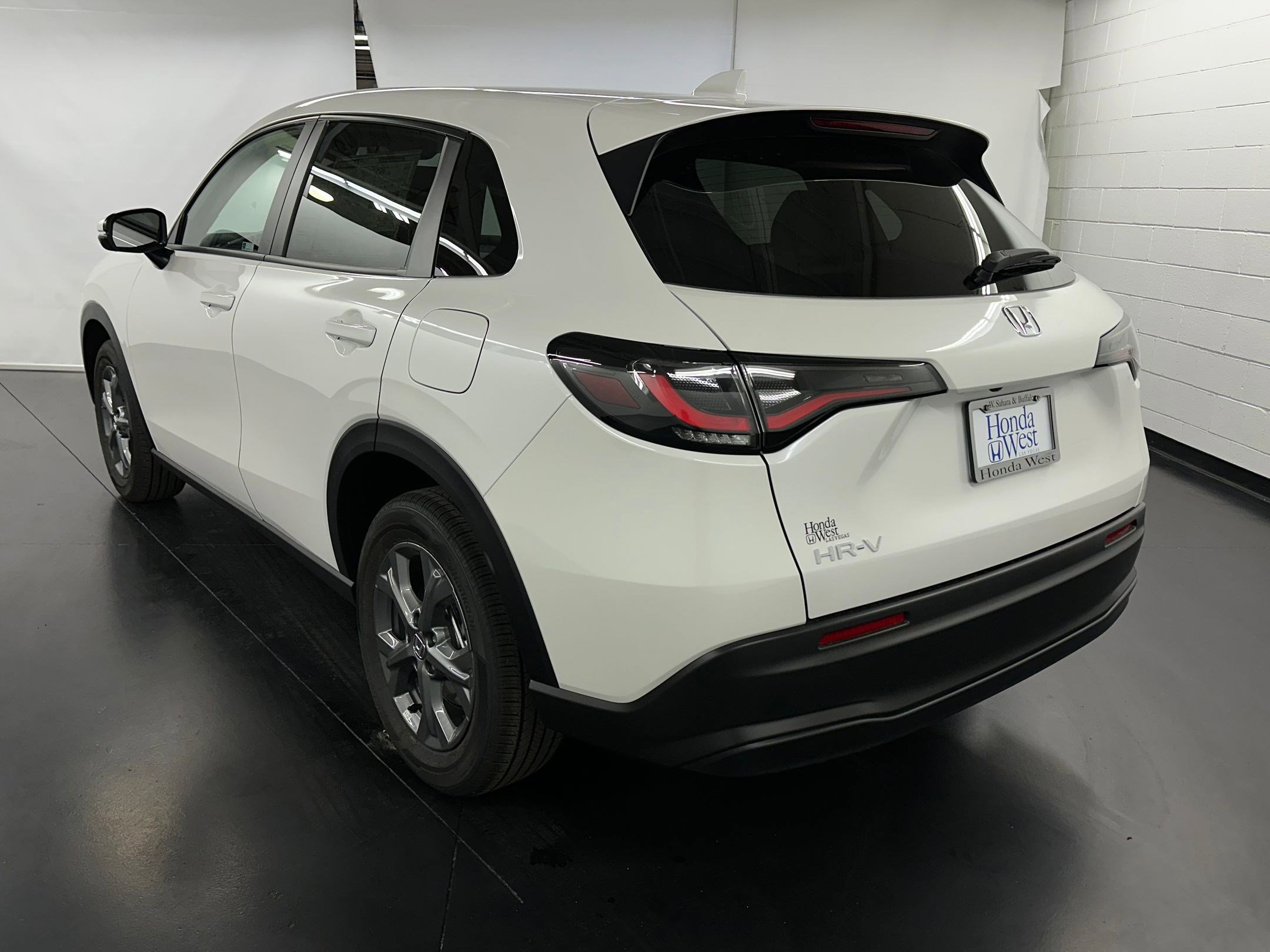 2026 Honda HR-V LX photo 3