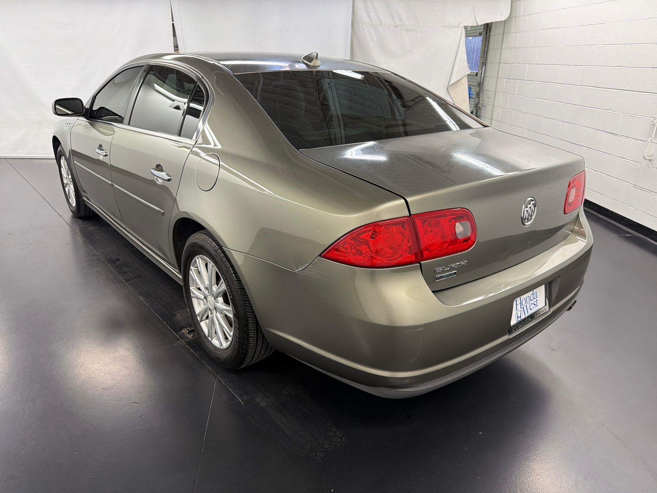 2011 Buick Lucerne CX Sedan