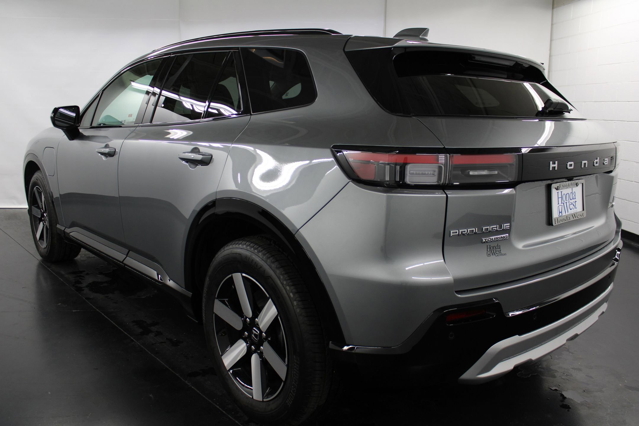 2025 Honda Prologue Touring photo 3