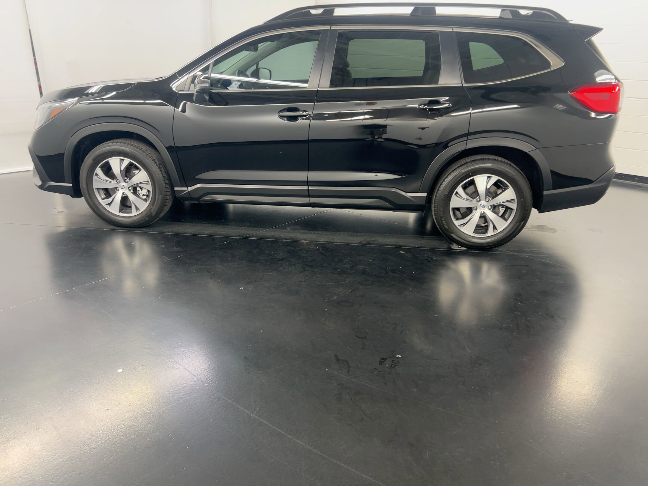 2023 Subaru Ascent Premium photo 2