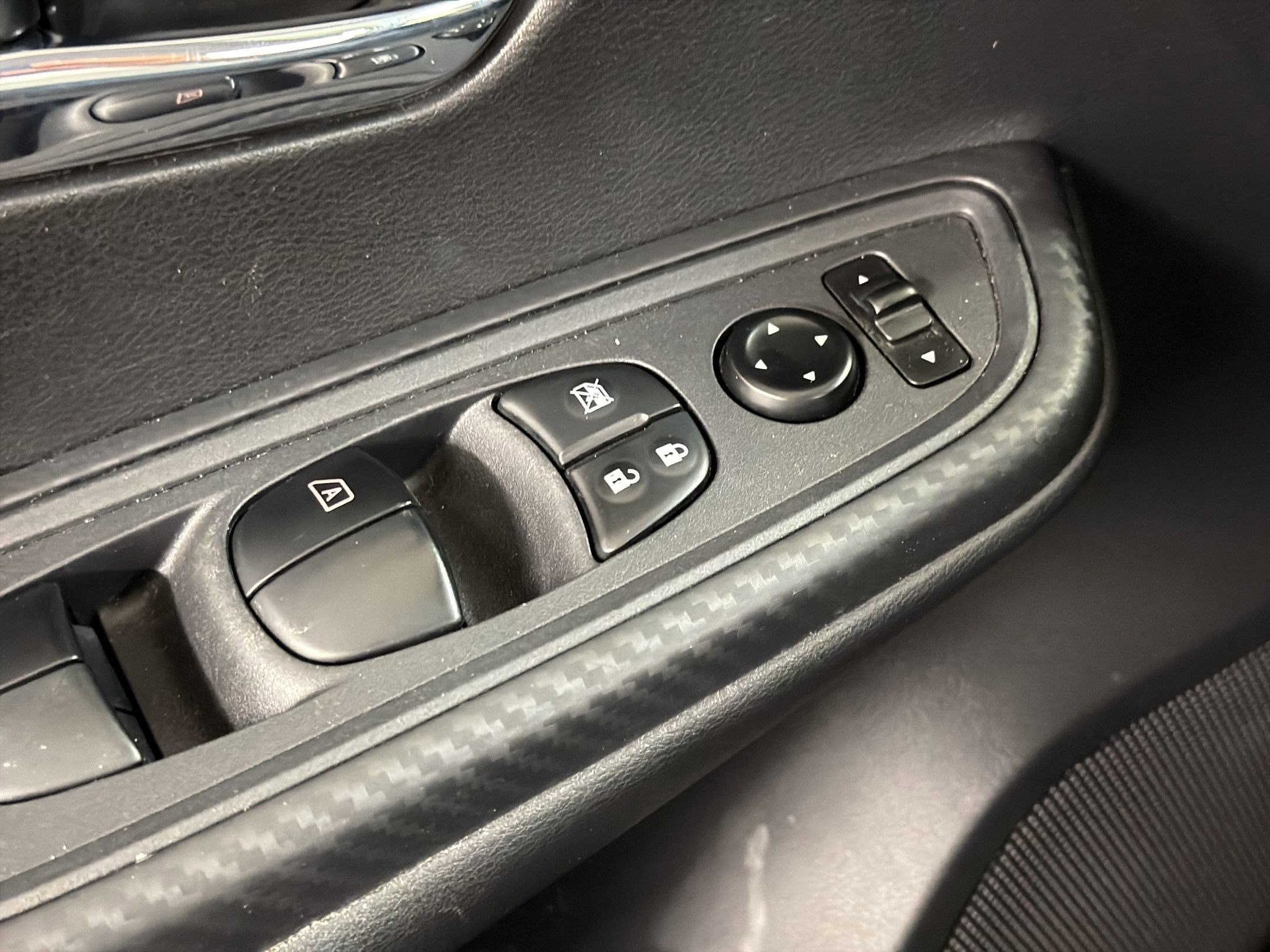 2025 Nissan Versa Sedan SV - Photo 12