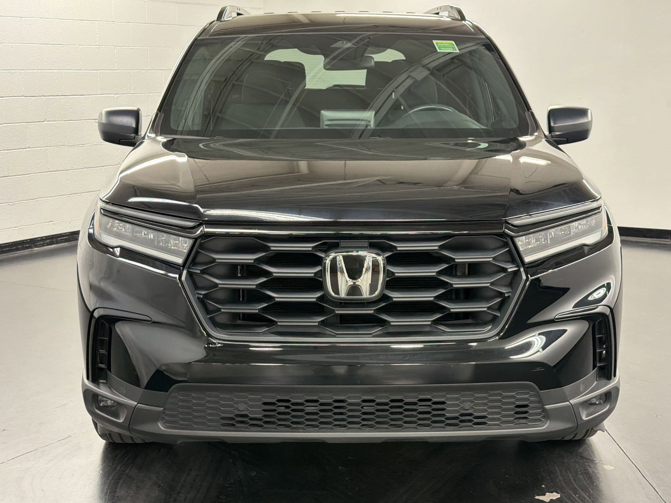 2023 Honda Pilot Sport photo 5