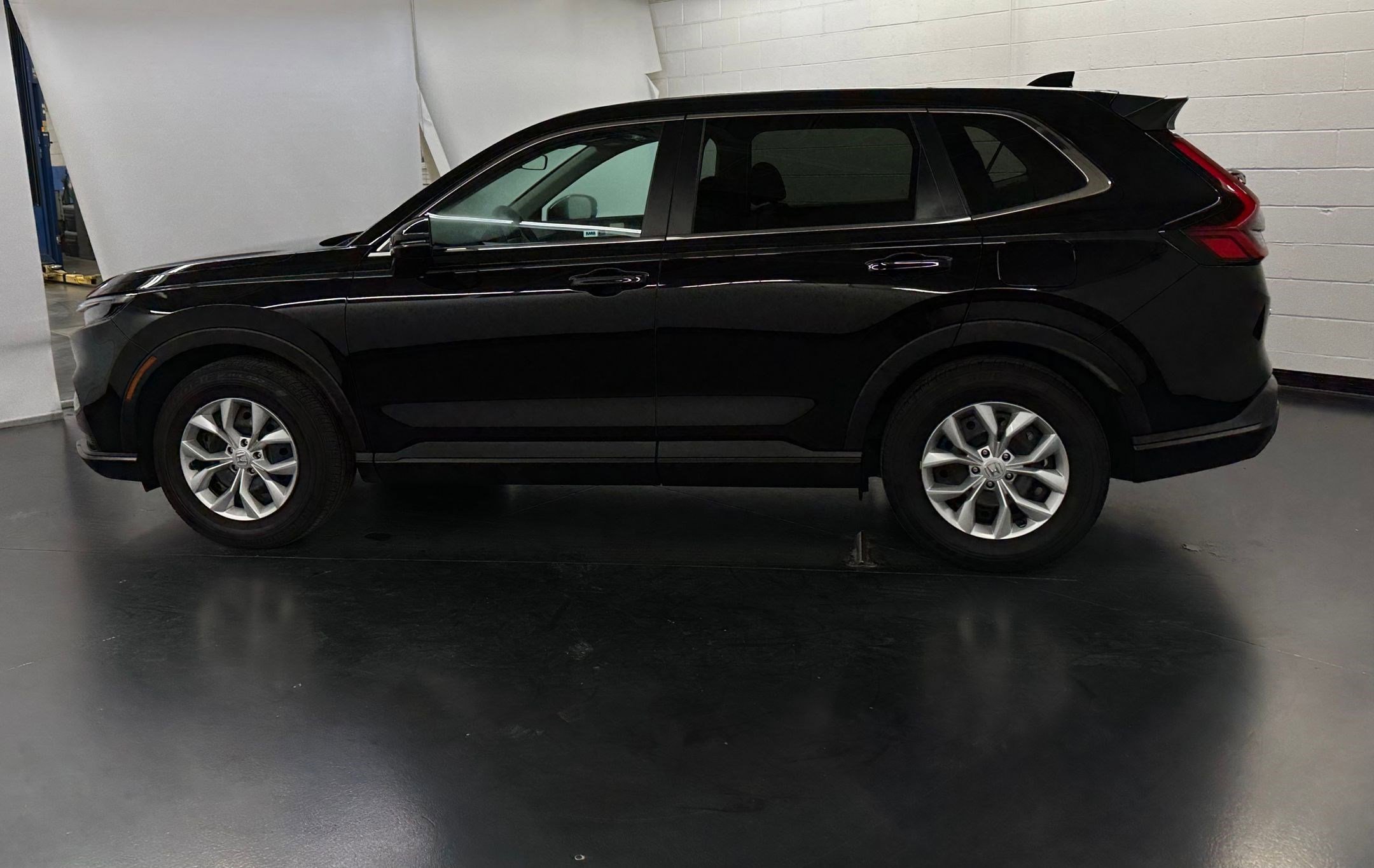 2025 Honda CR-V LX photo 2