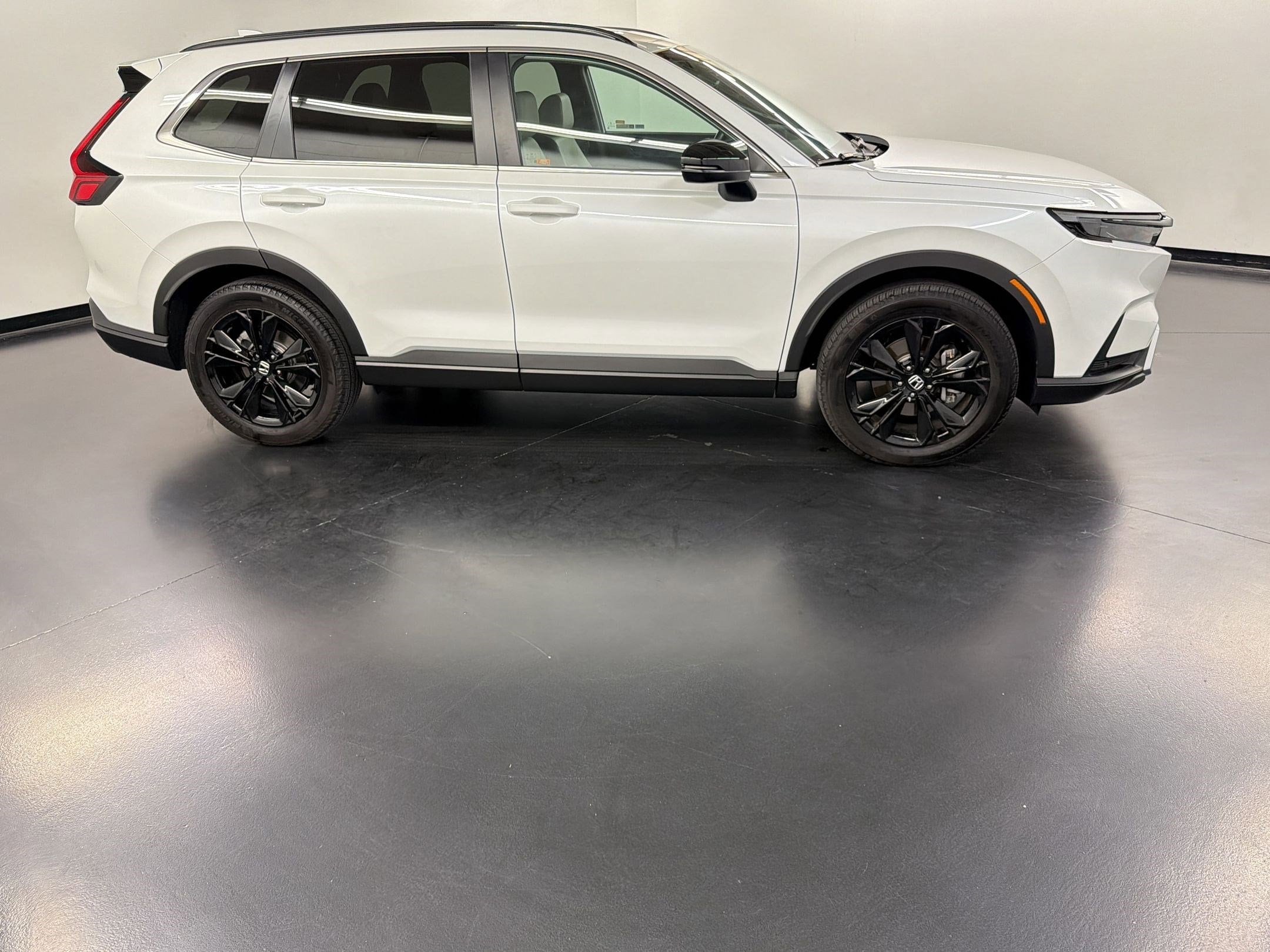 2024 Honda CR-V Hybrid Sport Touring photo 3