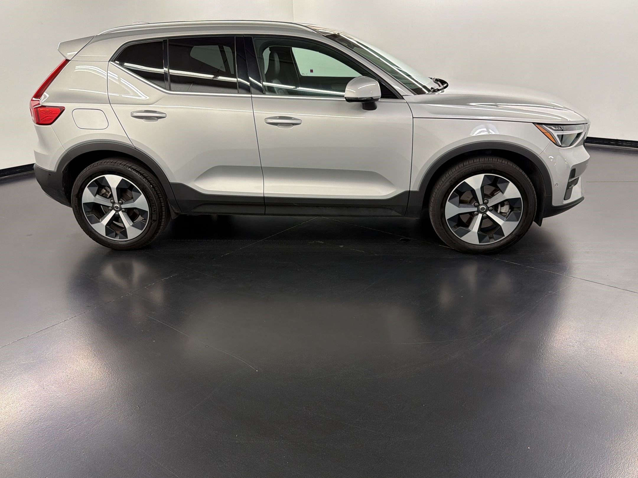 XC40 Plus Bright Theme SUV