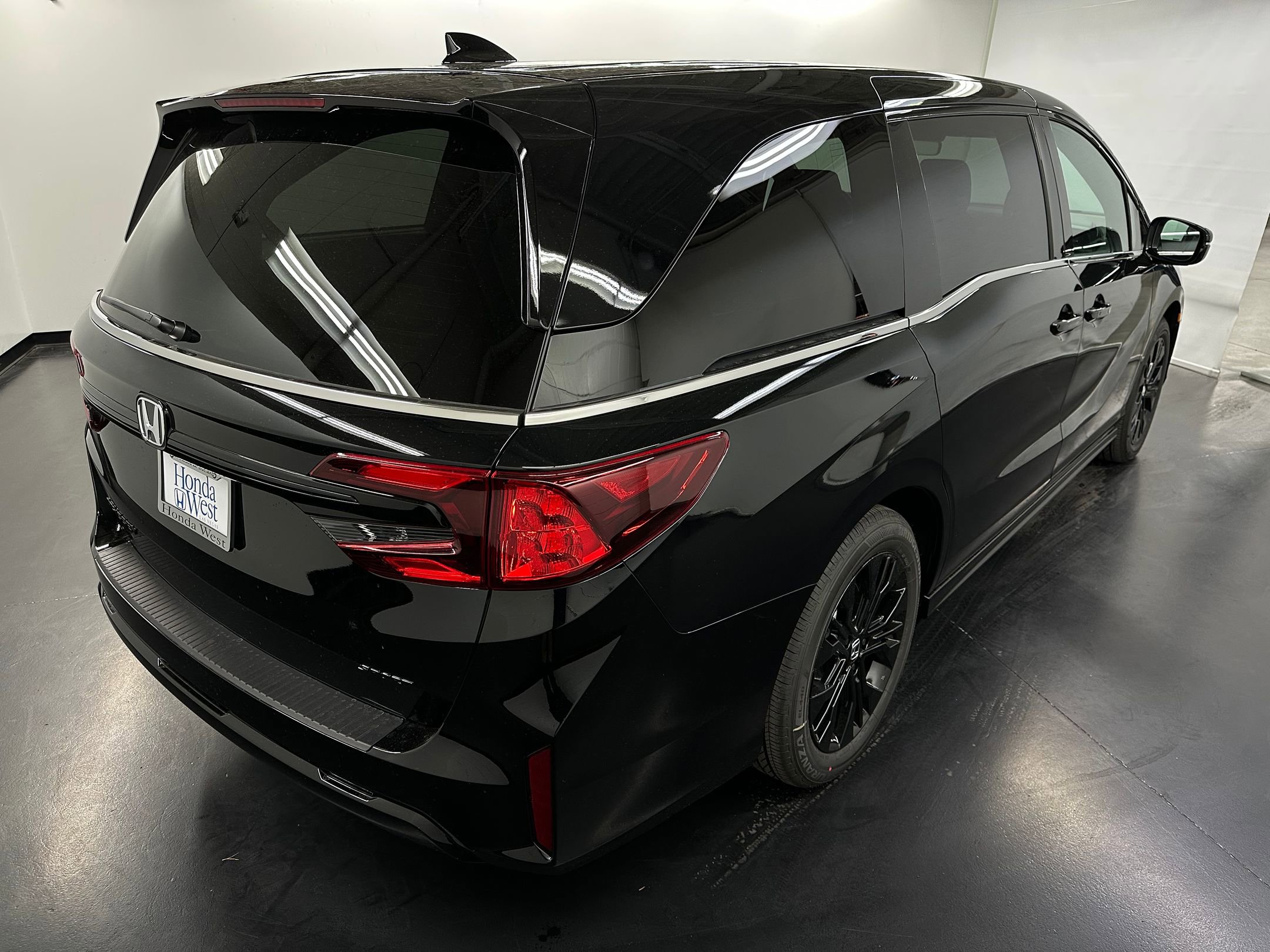 2026 Honda Odyssey photo 4