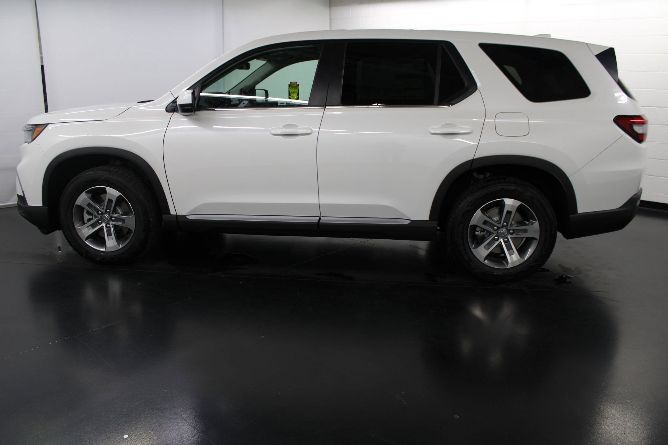2025 Honda Pilot EX-L photo 2