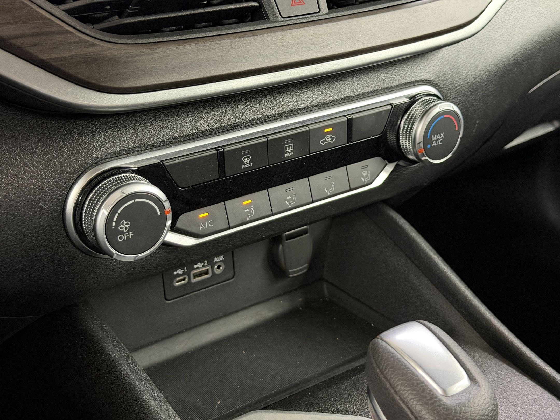 2025 Nissan Altima SV - Photo 17