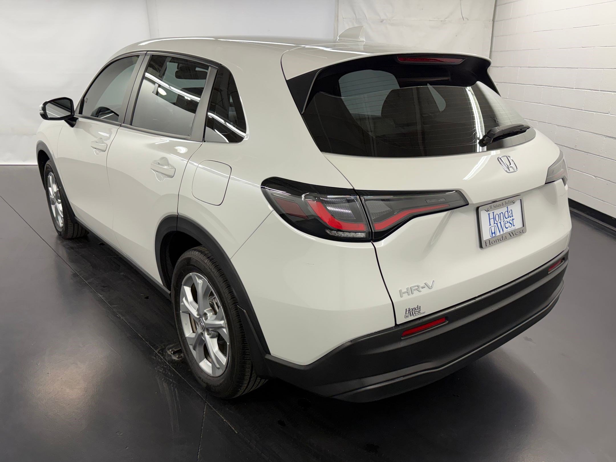 2023 Honda HR-V LX photo 3