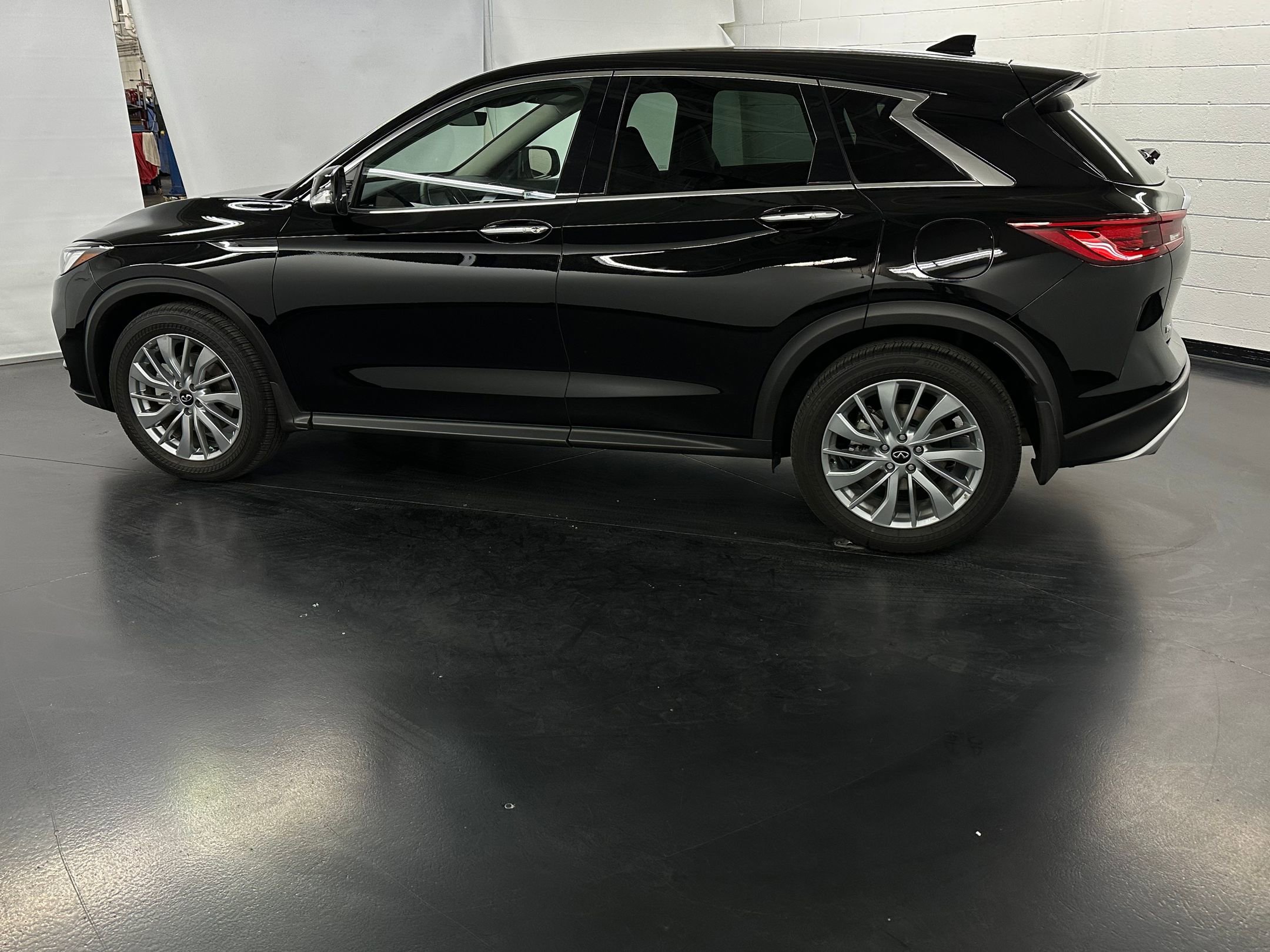2025 Infiniti QX50 PURE photo 2