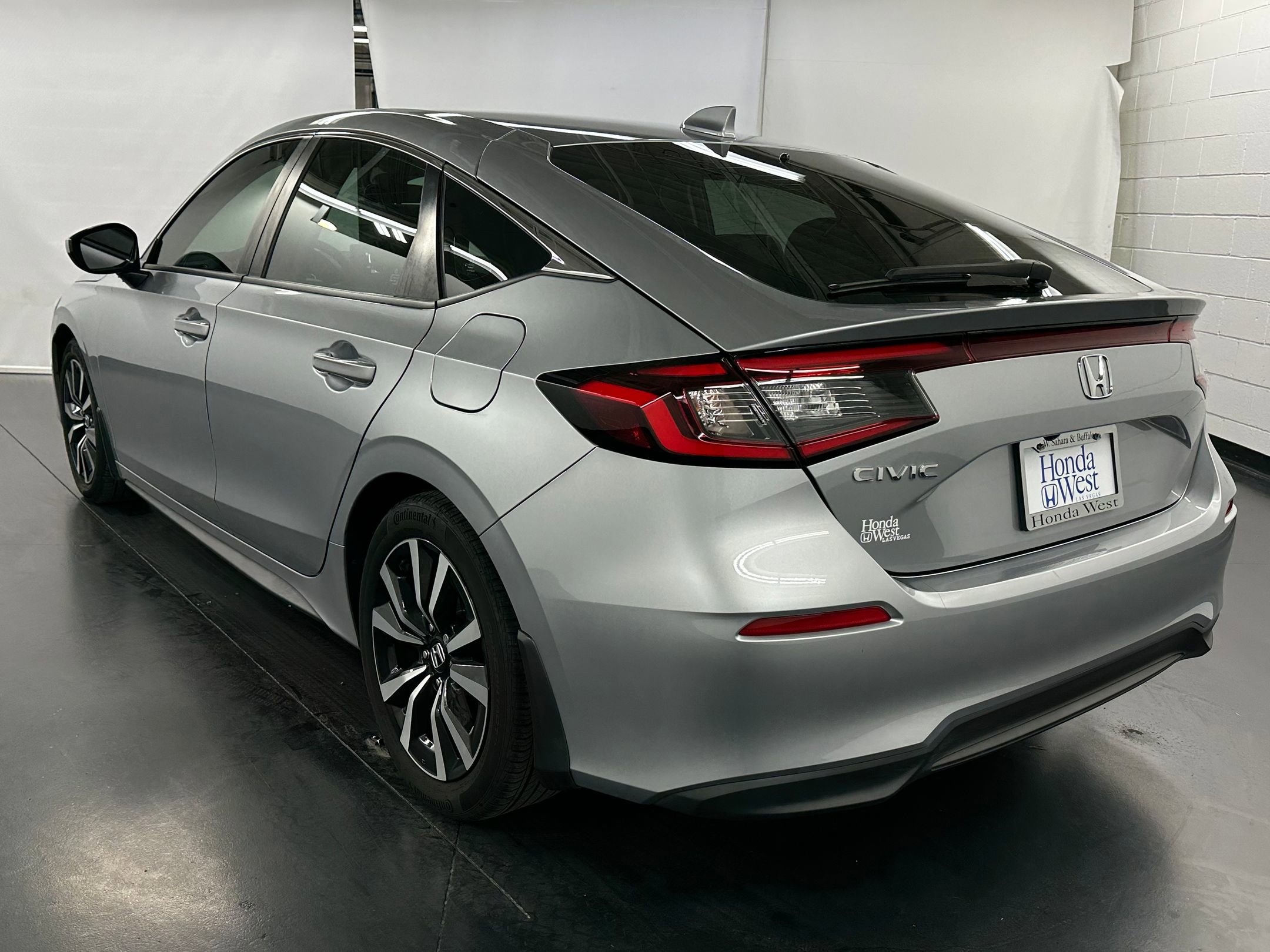2024 Honda Civic EX-L Hatchback photo 3