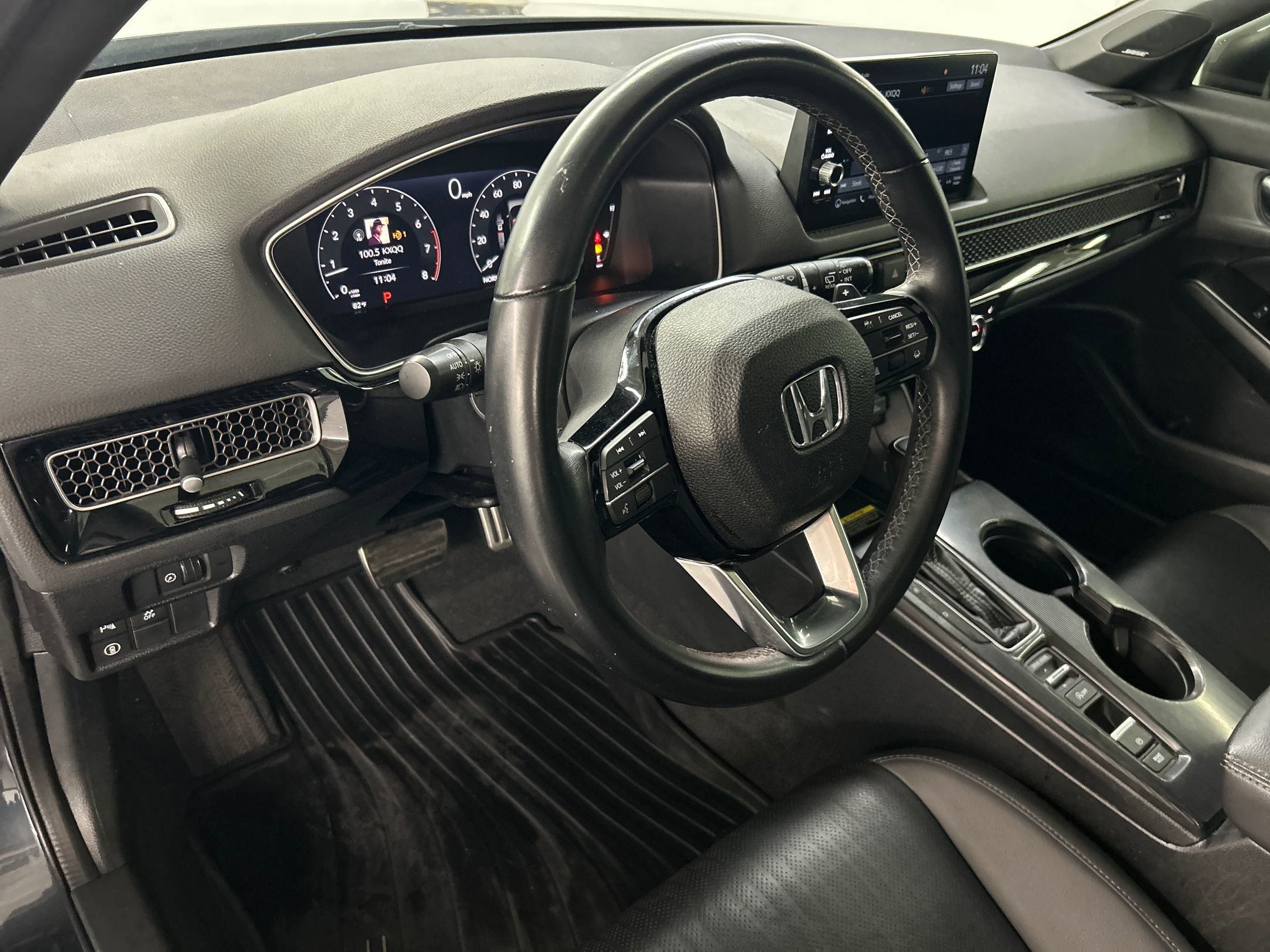 2023 Honda Civic Sport Touring Hatchback photo 4