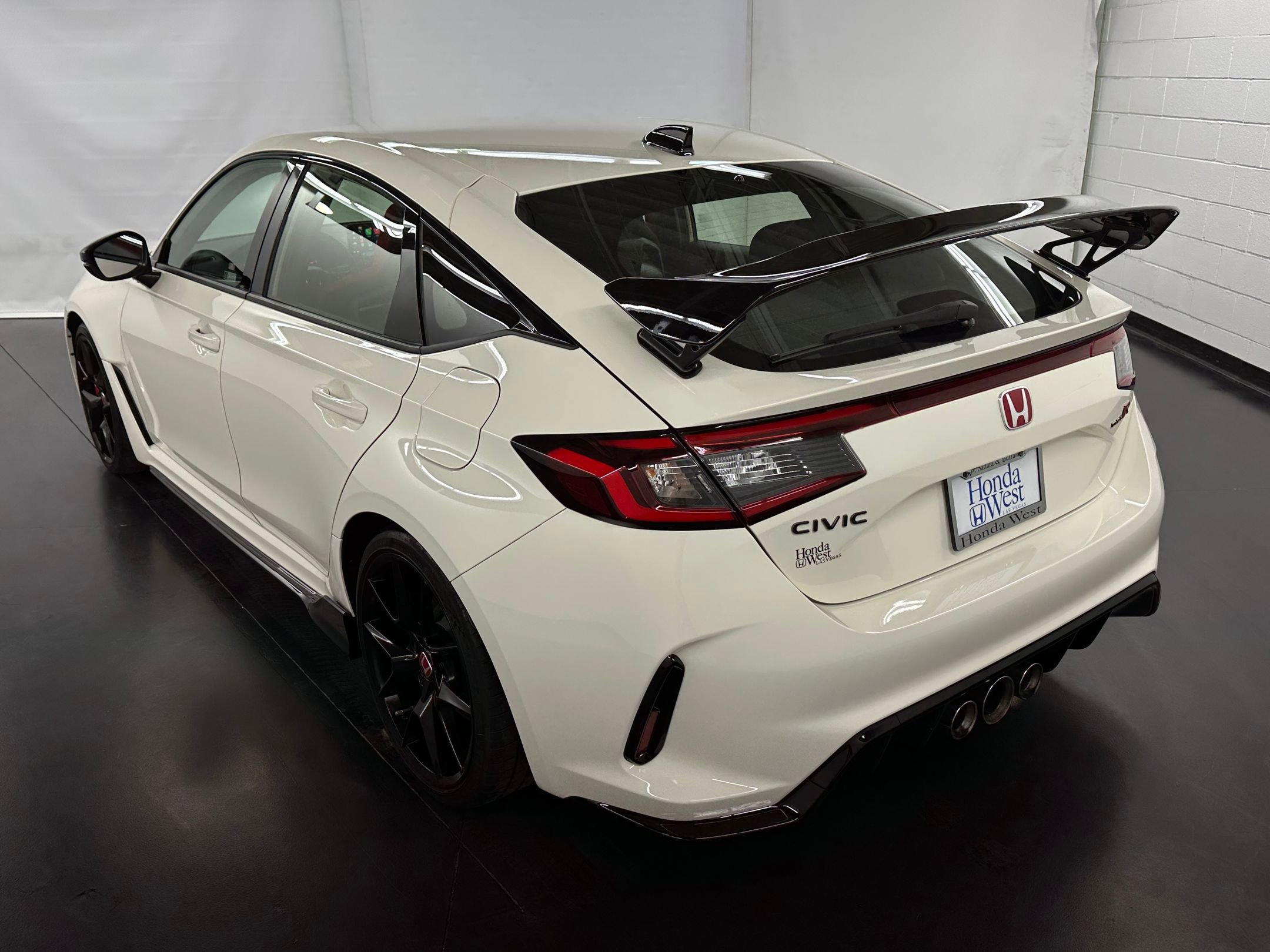 2025 Honda Civic Type R Hatchback photo 2