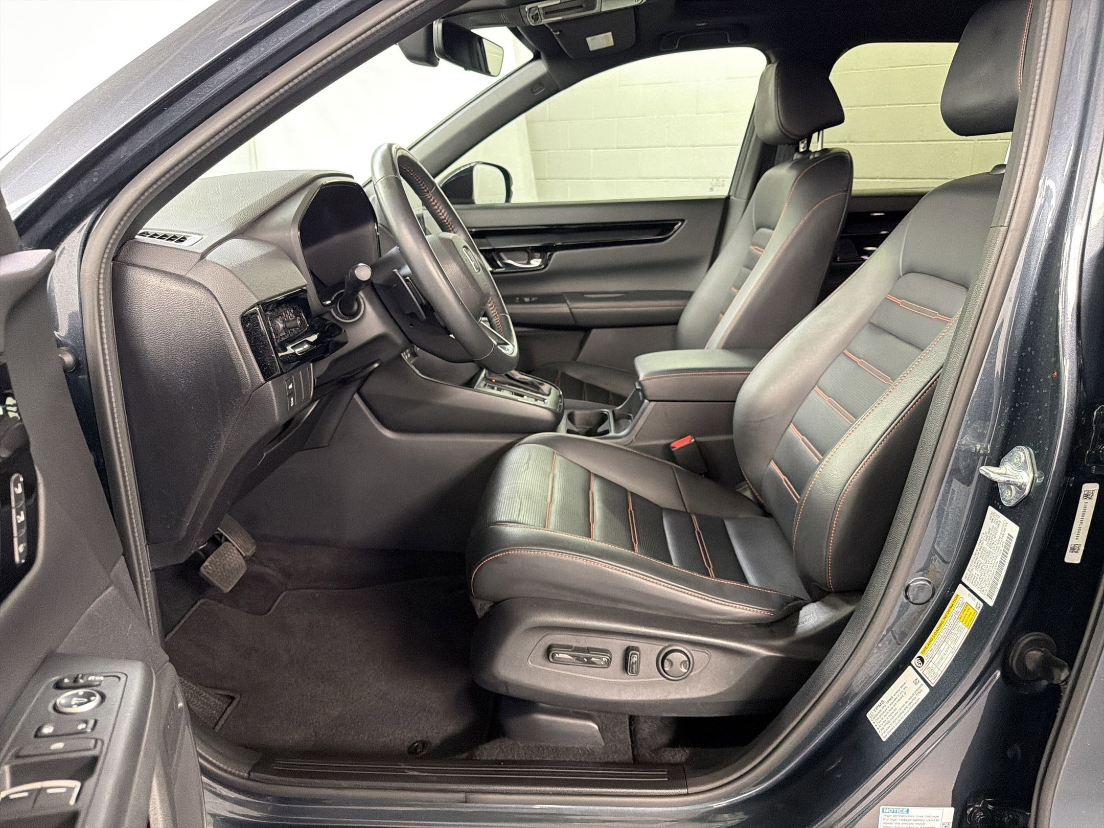2023 Honda CR-V Hybrid Sport Touring photo 4