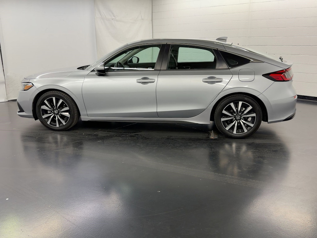 Used 2024 Honda Civic EX-L Hatchback