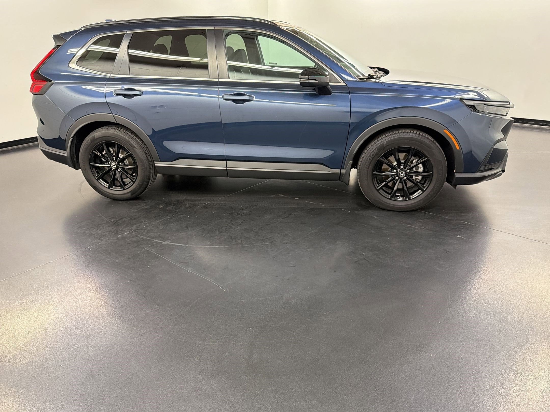 2023 Honda CR-V Hybrid Sport photo 3