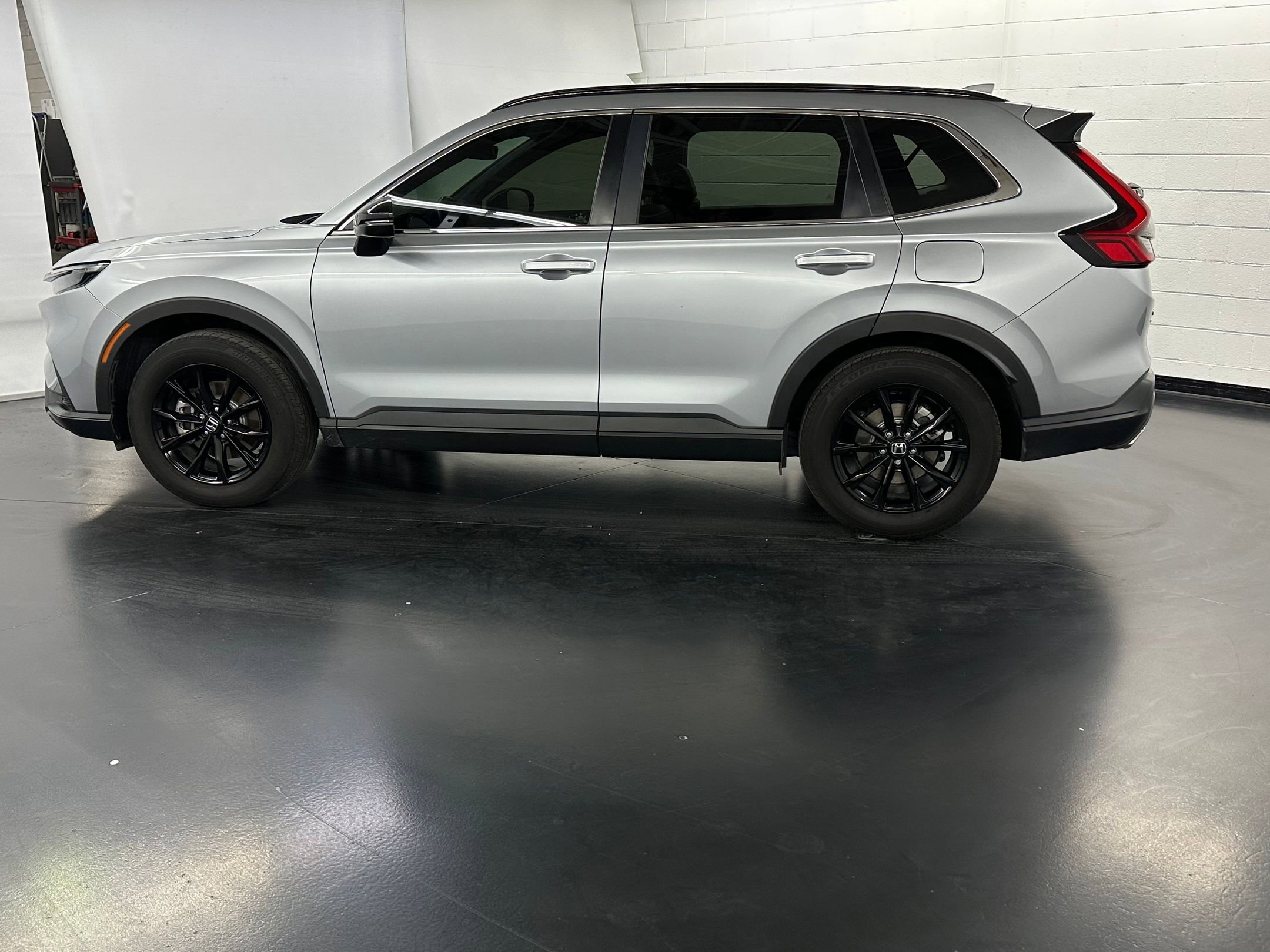 2024 Honda CR-V Hybrid Sport-L photo 2