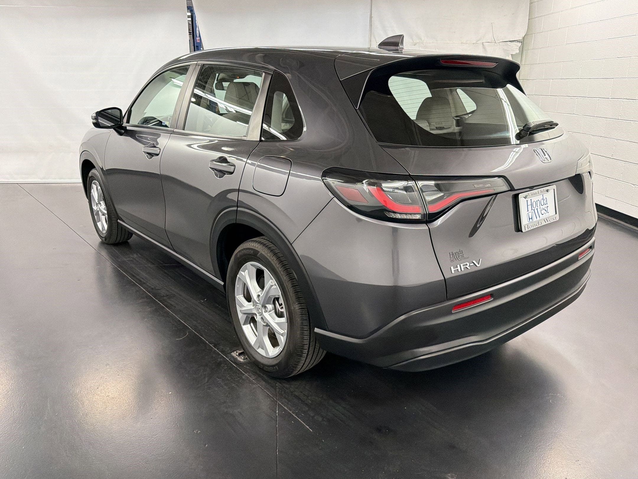 2024 Honda HR-V LX photo 2