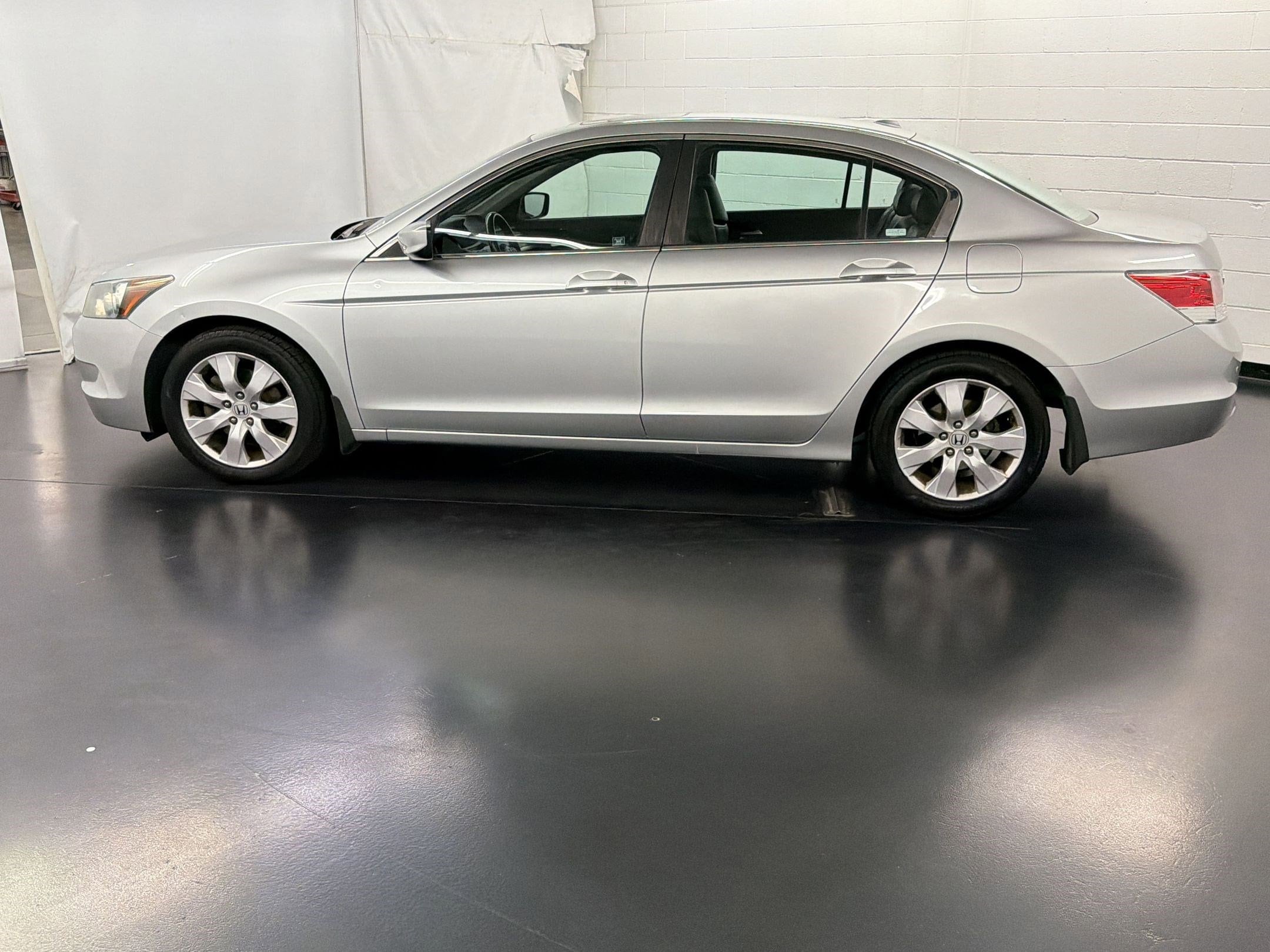 Used 2009 Honda Accord EX-L with VIN 1HGCP26899A047618 for sale in Las Vegas, NV