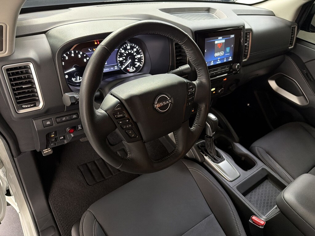 Used 2024 Nissan Frontier SV Truck Crew Cab