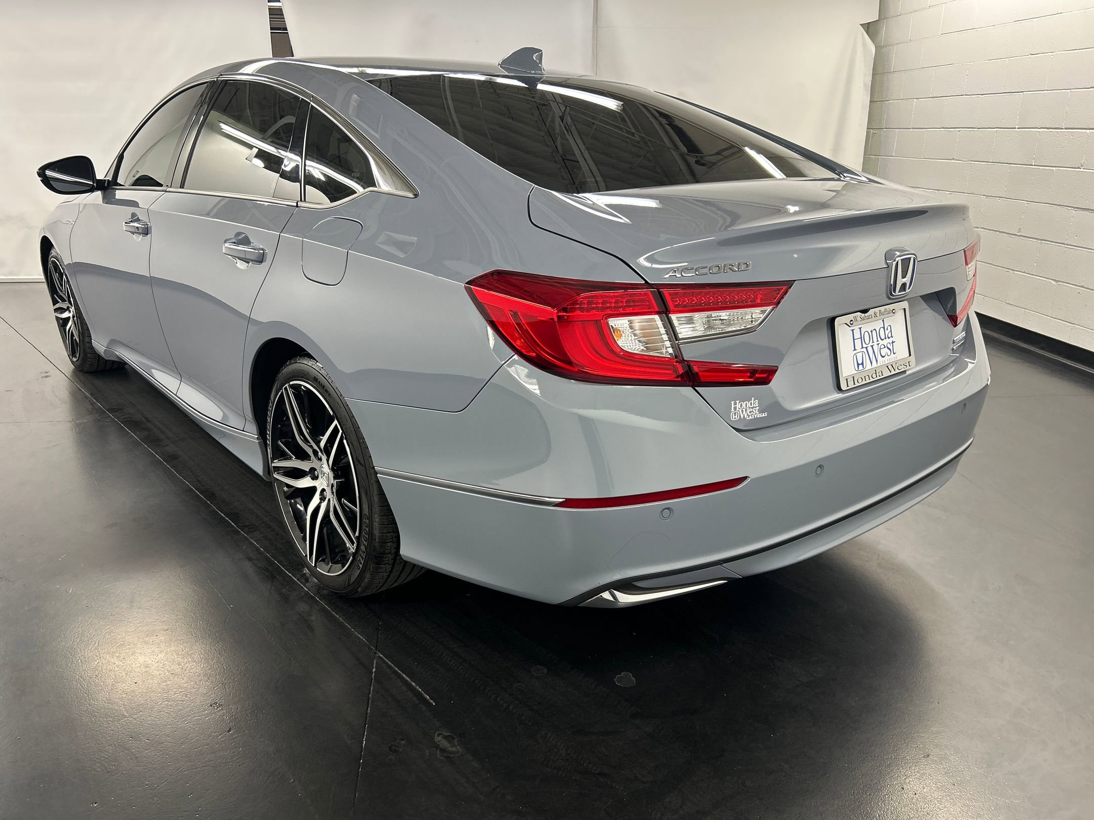 2022 Honda Accord Hybrid Touring photo 3