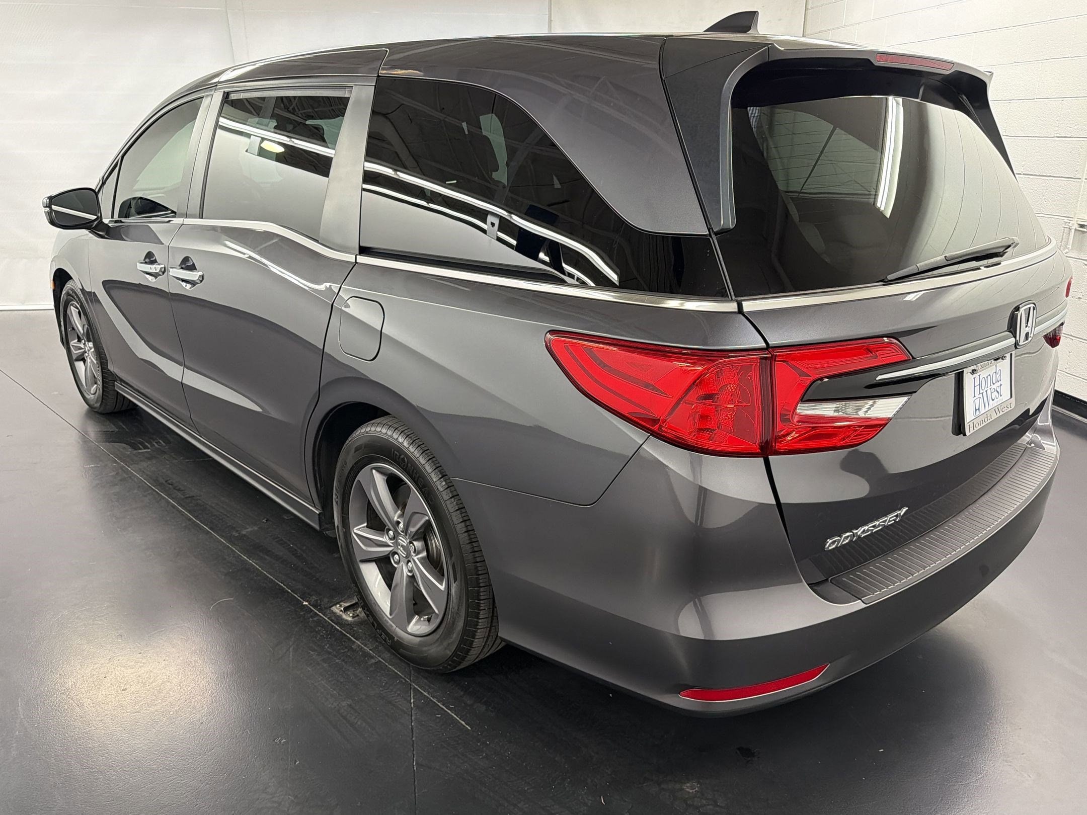 2023 Honda Odyssey EX photo 2