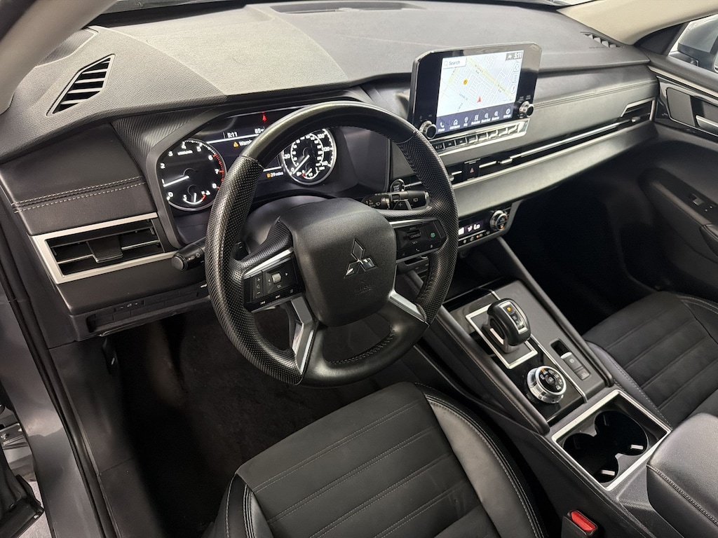 Used 2024 Mitsubishi Outlander SE SUV