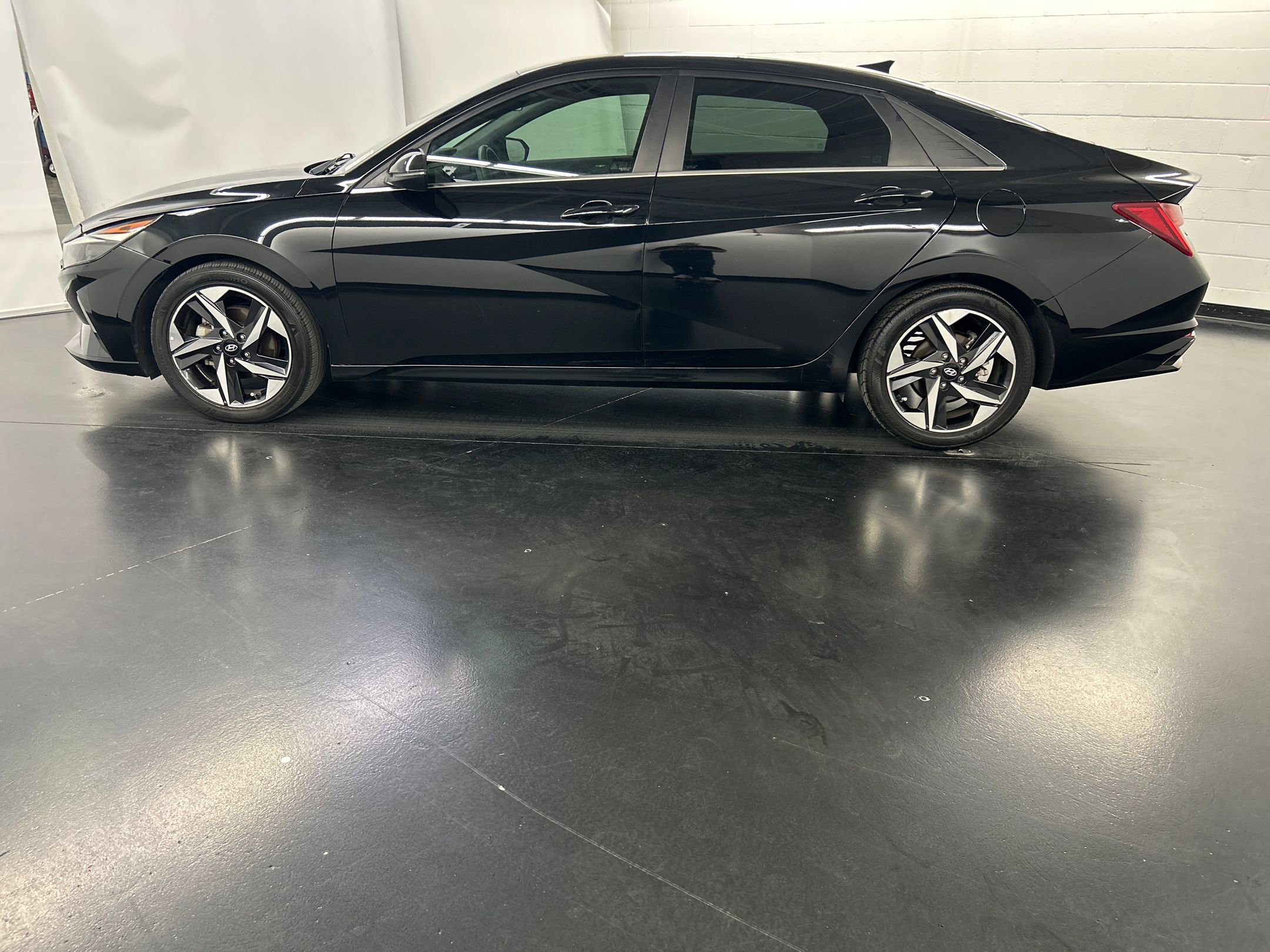 2021 Hyundai Elantra SEL photo 2