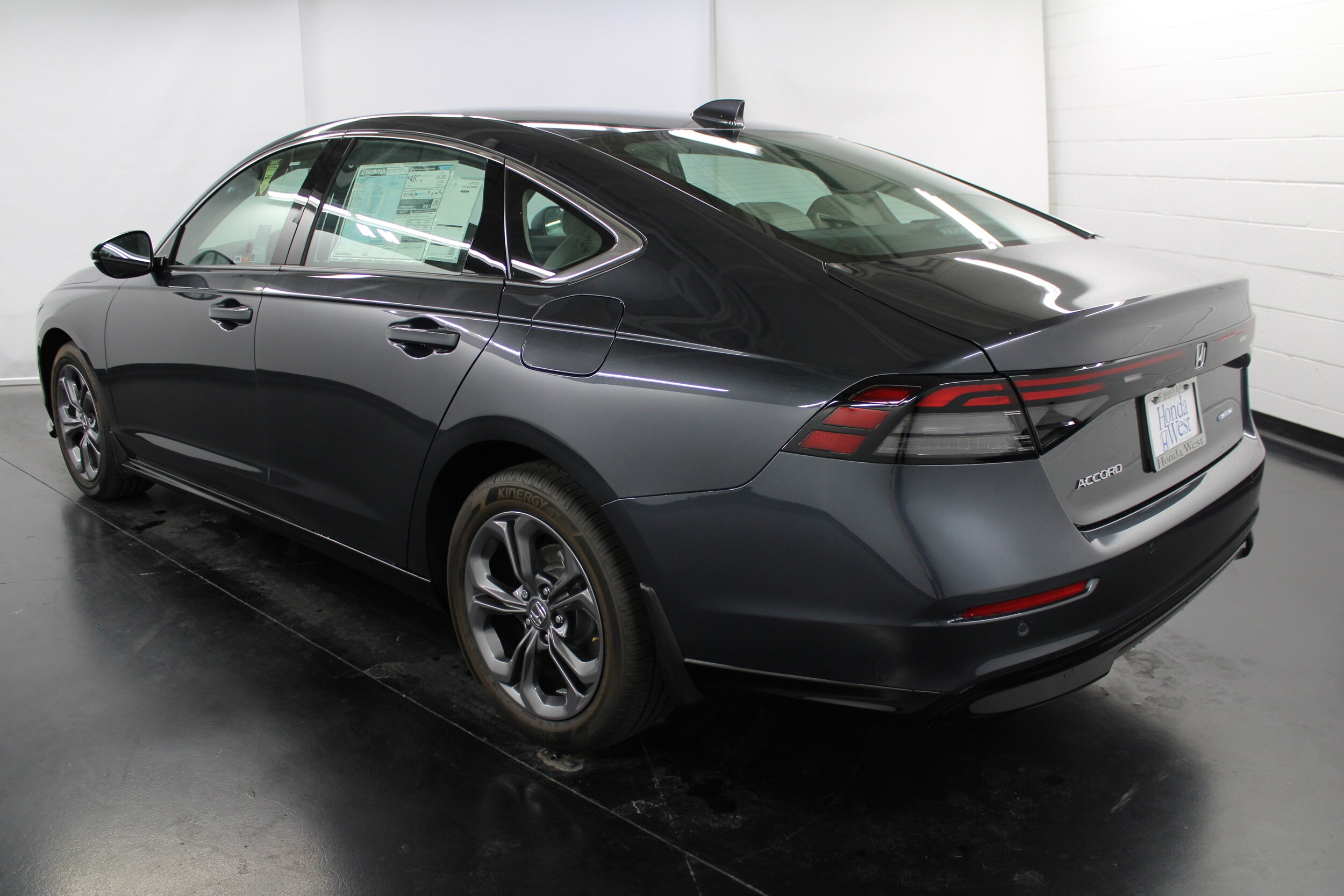 2025 Honda Accord Hybrid EX-L photo 4