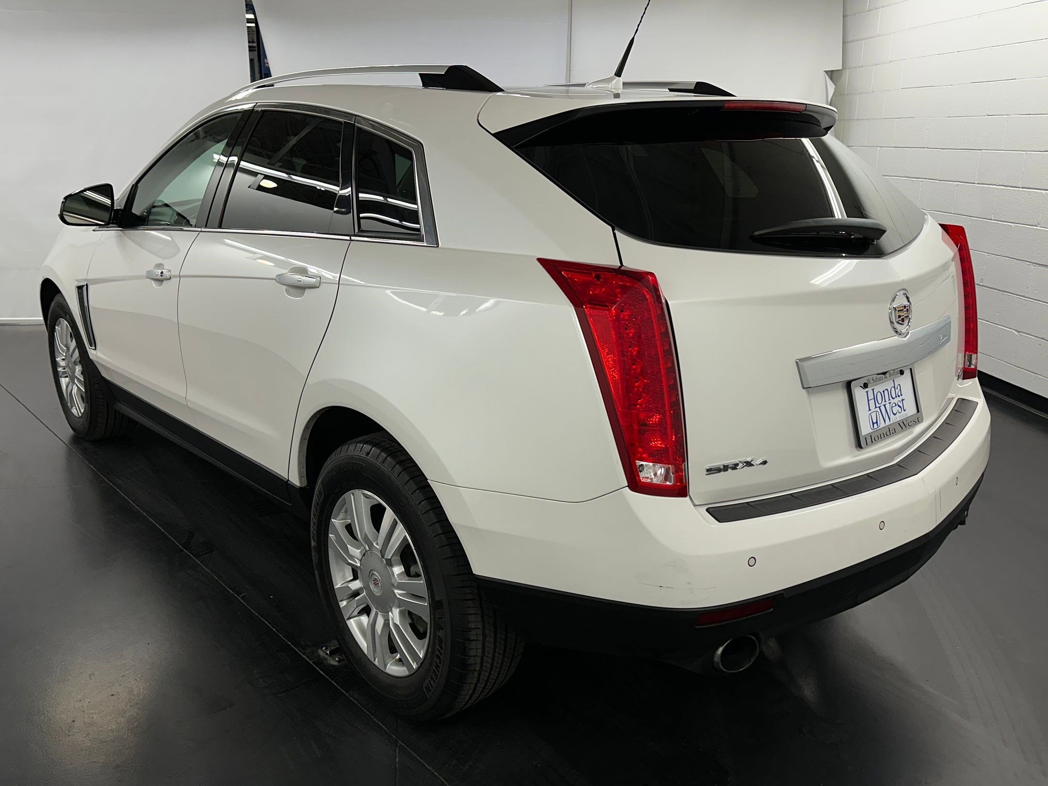 2014 Cadillac SRX Luxury photo 3