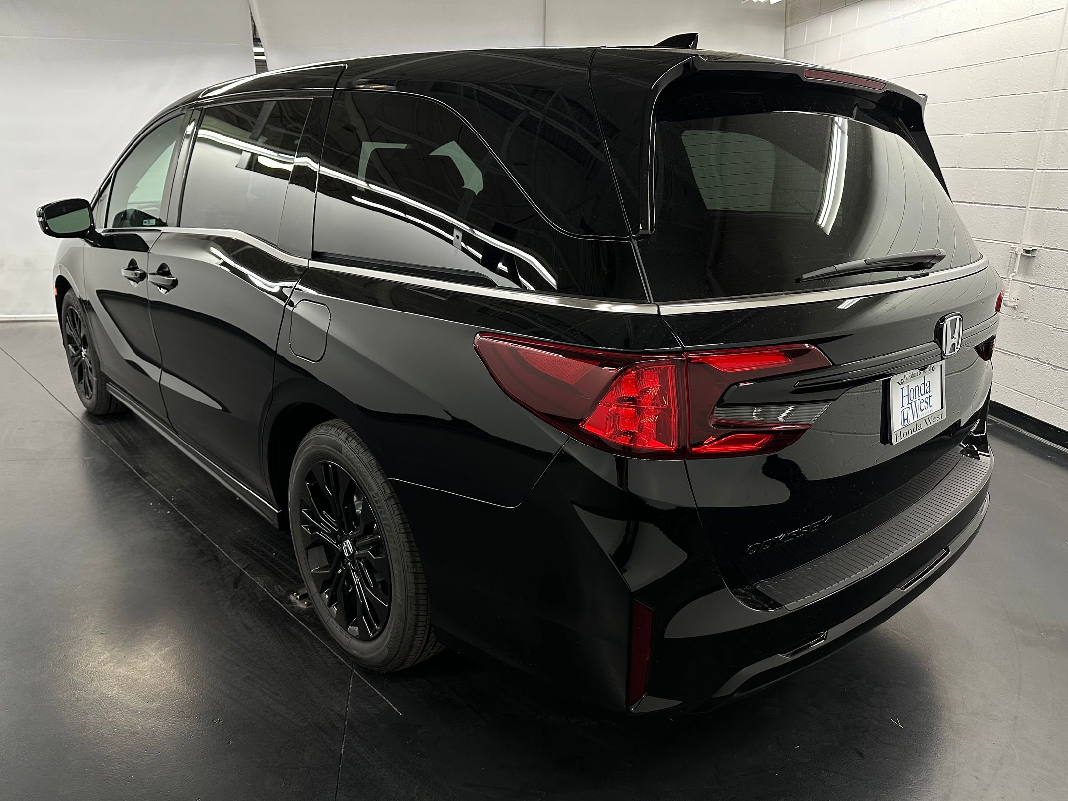 2026 Honda Odyssey photo 3